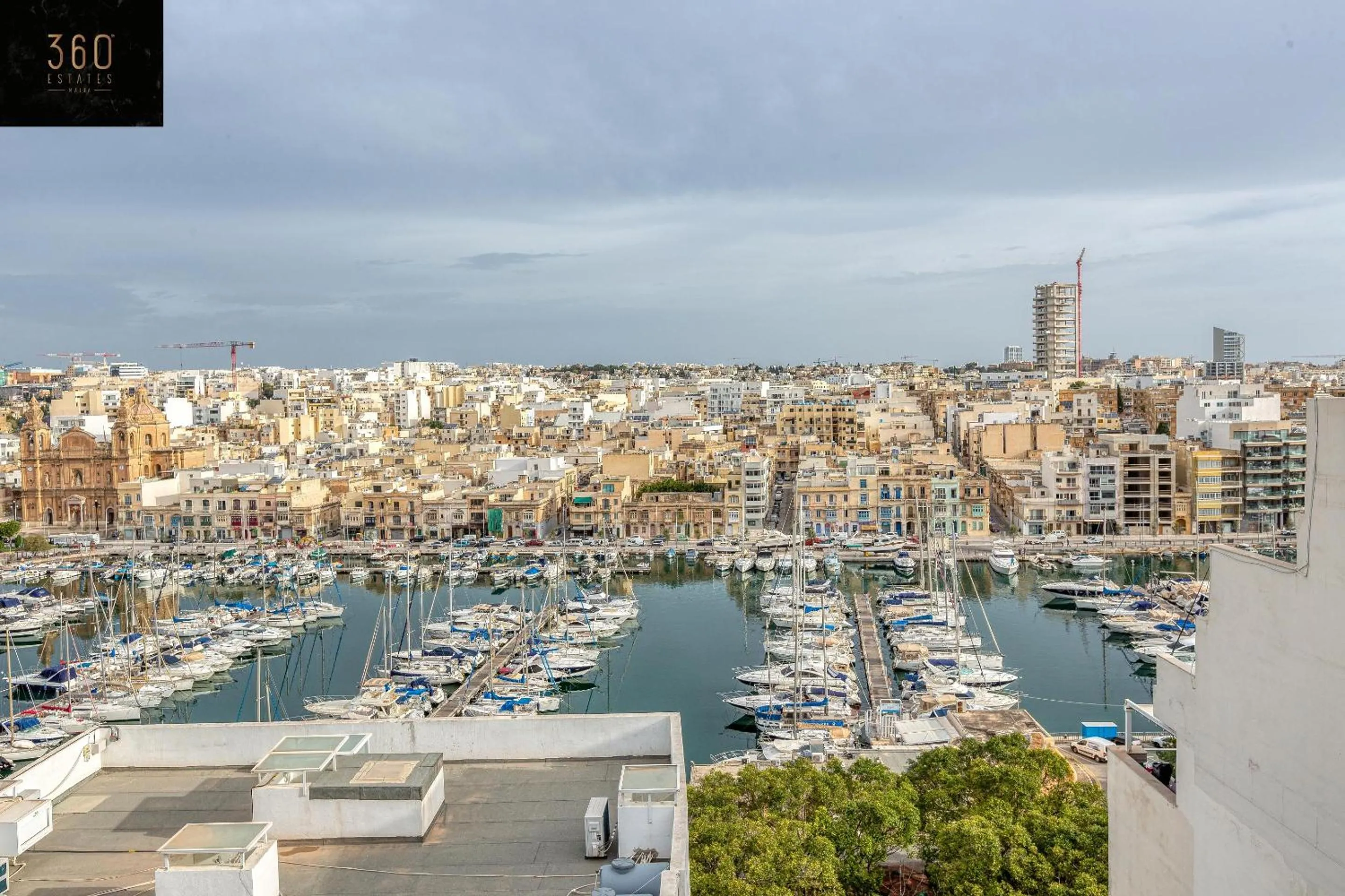 Property building in Stunning 2BR penthouse with harbour view & BBQ by 360 Estates