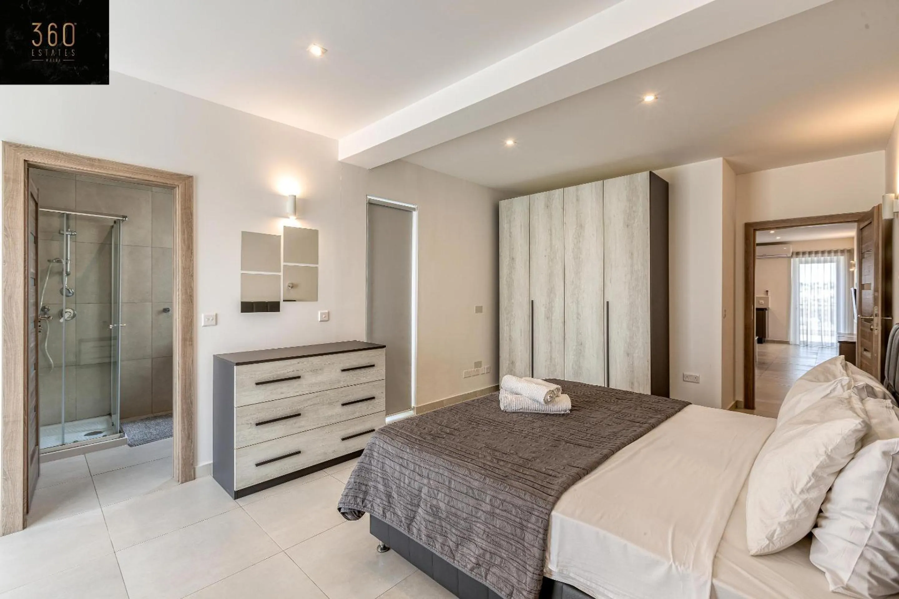 Bed in Stunning 2BR penthouse with harbour view & BBQ by 360 Estates