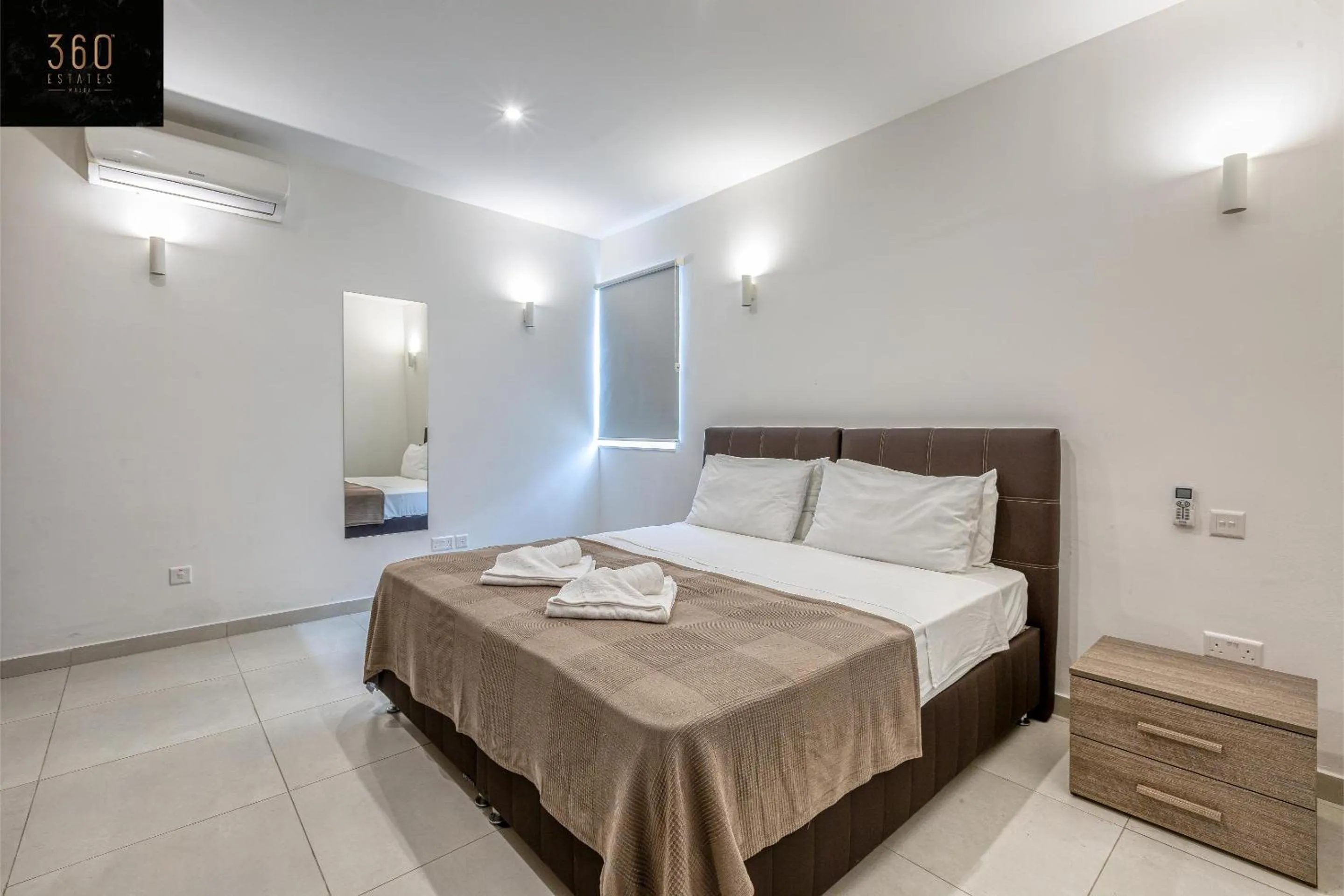 Bed in Stunning 2BR penthouse with harbour view & BBQ by 360 Estates