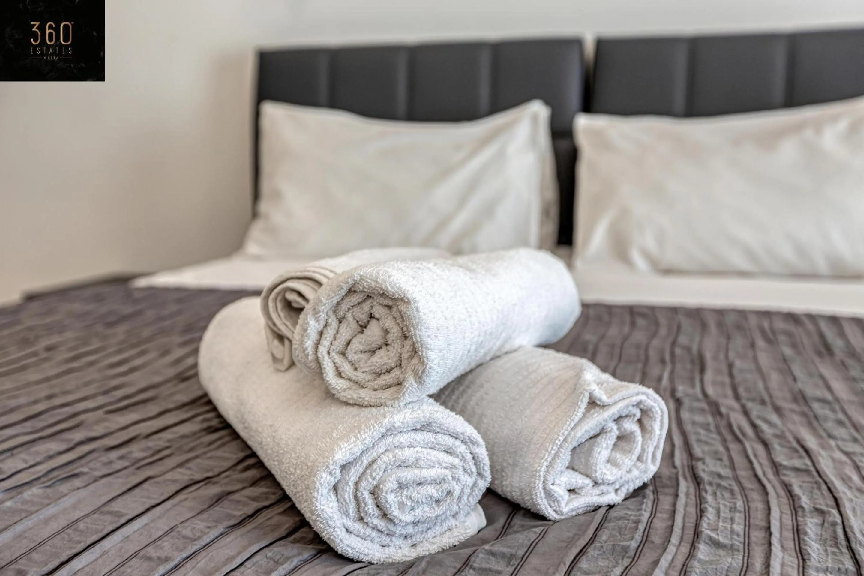 Bed in Stunning 2BR penthouse with harbour view & BBQ by 360 Estates