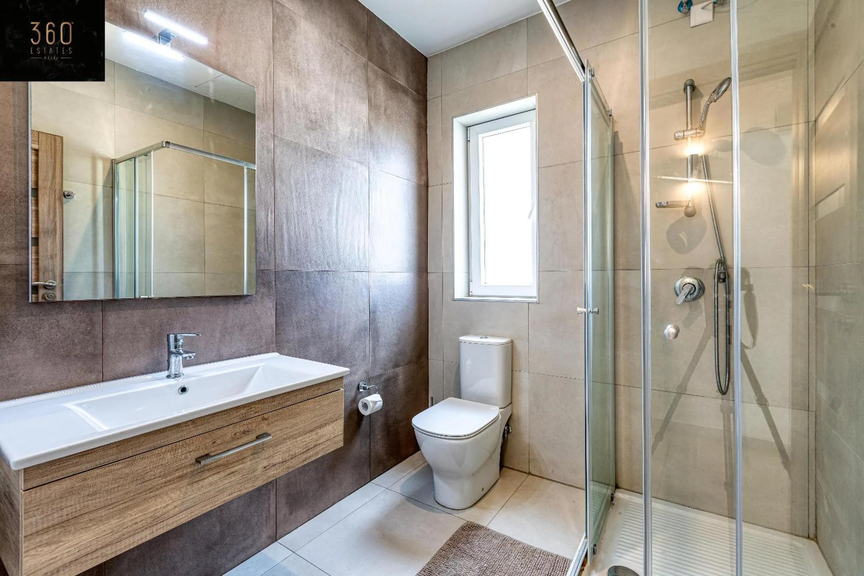 Shower in Stunning 2BR penthouse with harbour view & BBQ by 360 Estates