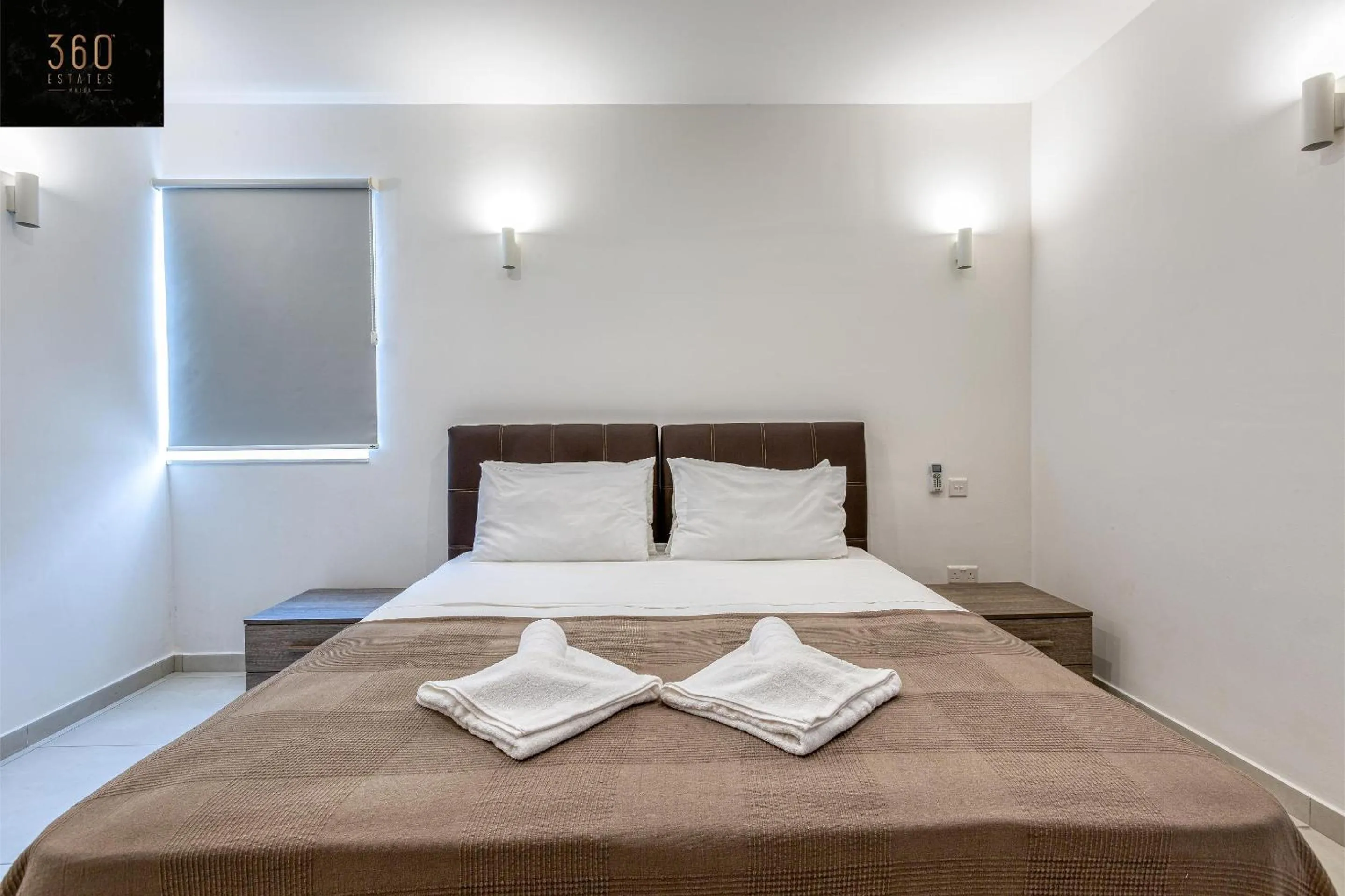 Bed in Stunning 2BR penthouse with harbour view & BBQ by 360 Estates