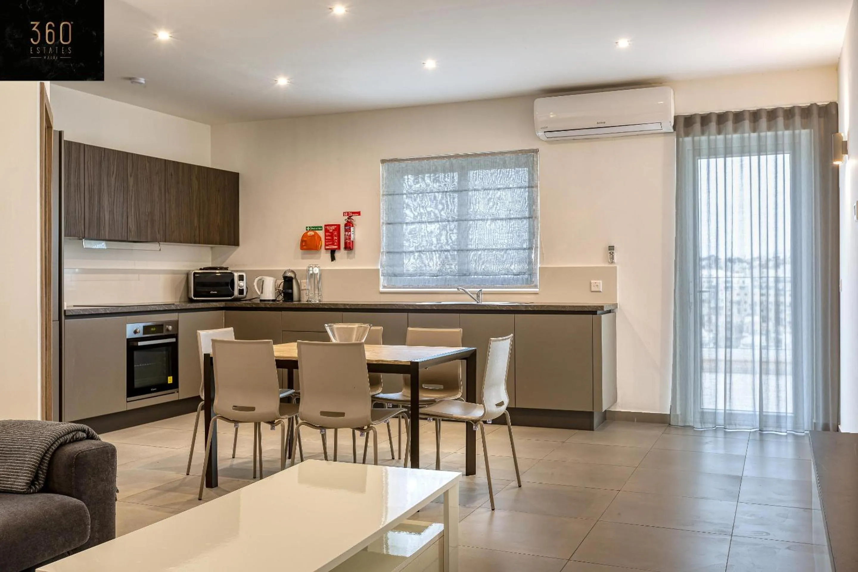 Coffee/tea facilities in Stunning 2BR penthouse with harbour view & BBQ by 360 Estates
