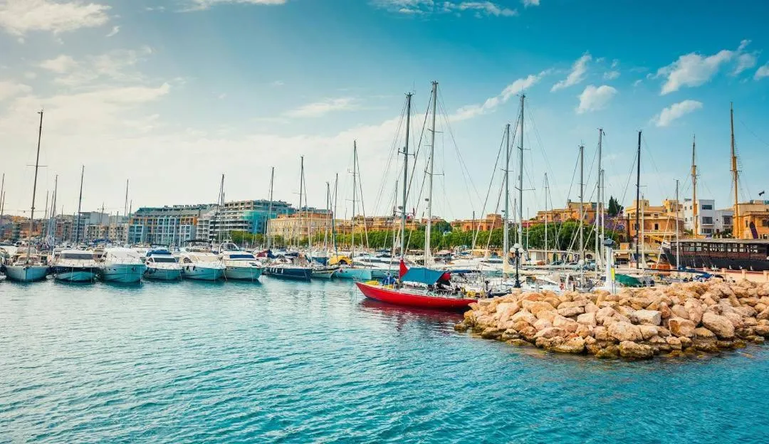 Nearby landmark in Stunning 2BR penthouse with harbour view & BBQ by 360 Estates