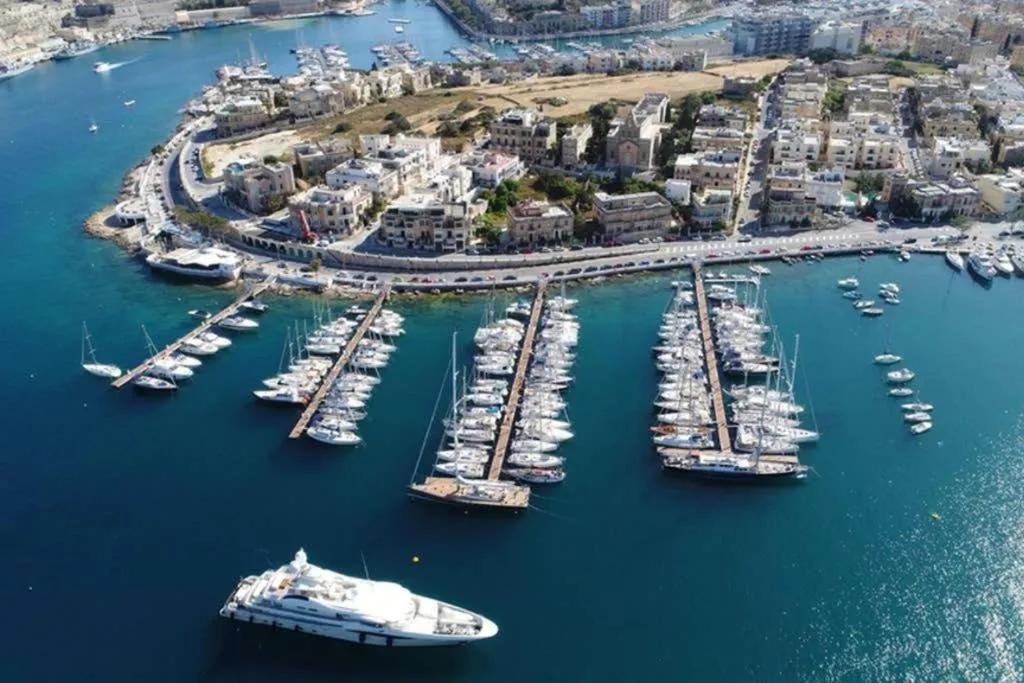 Nearby landmark in Stunning 2BR penthouse with harbour view & BBQ by 360 Estates