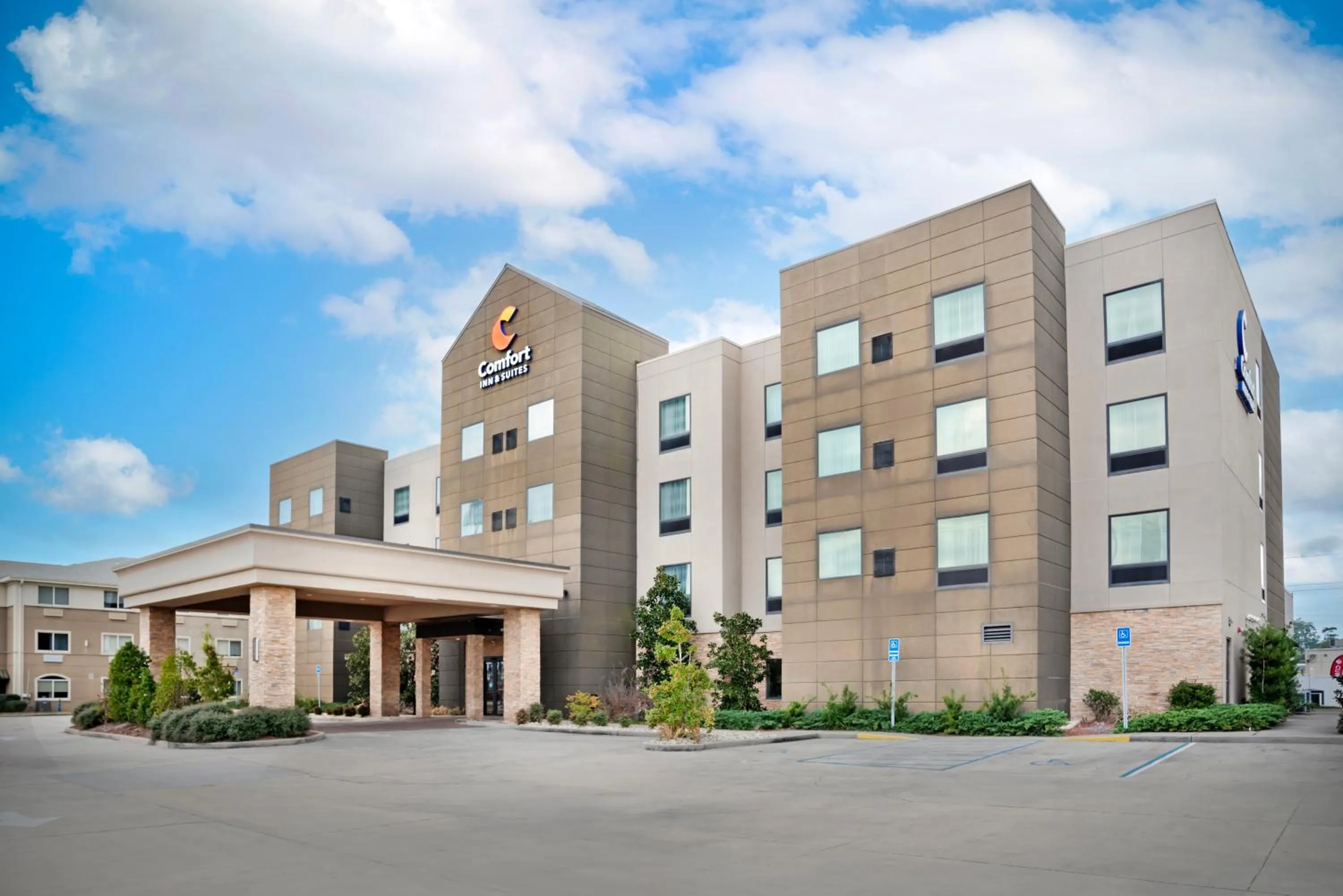 Property building in Comfort Inn & Suites
