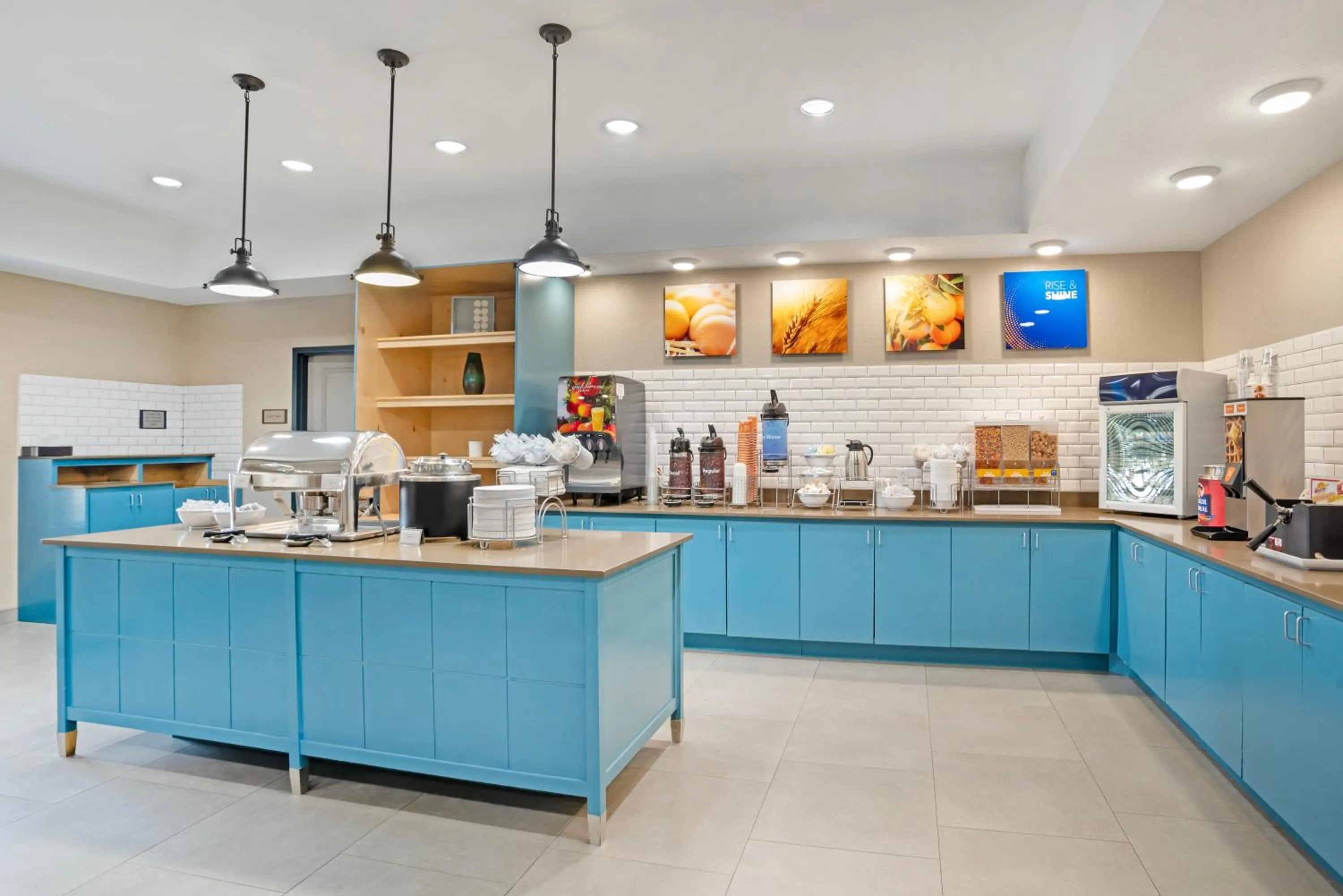 Breakfast in Comfort Inn & Suites