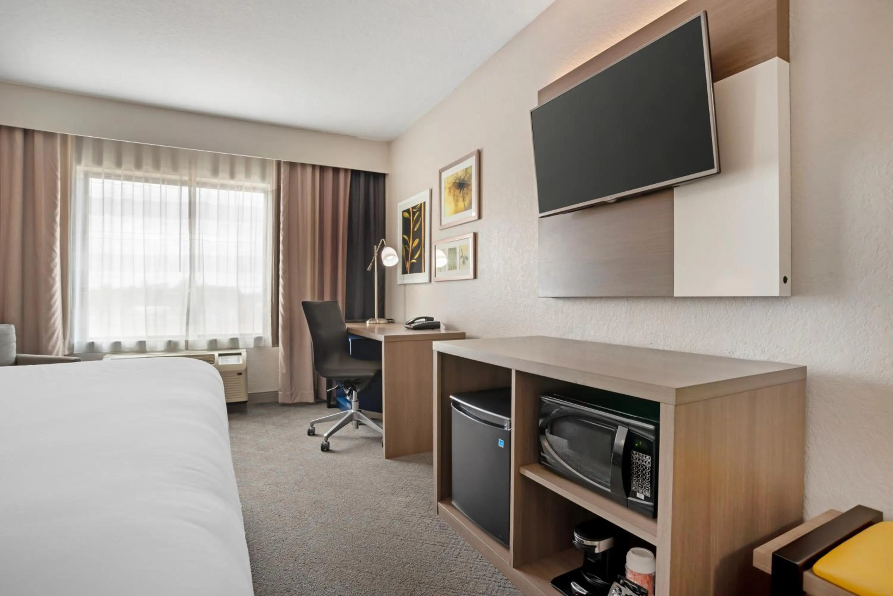Bedroom, Bed in Comfort Inn & Suites
