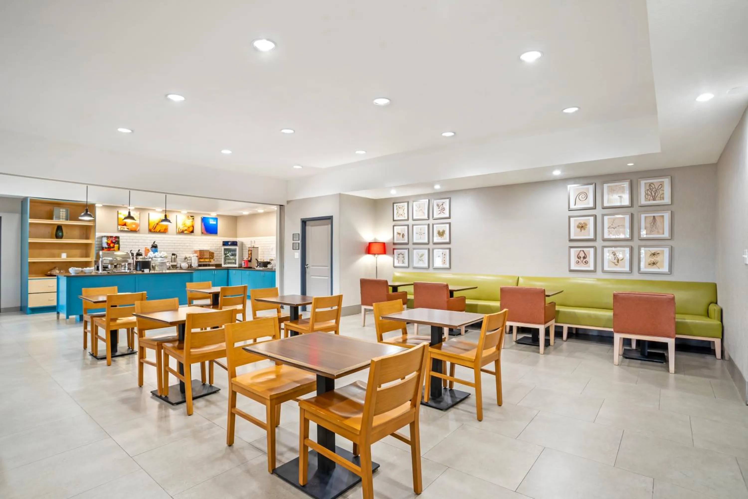 Breakfast in Comfort Inn & Suites