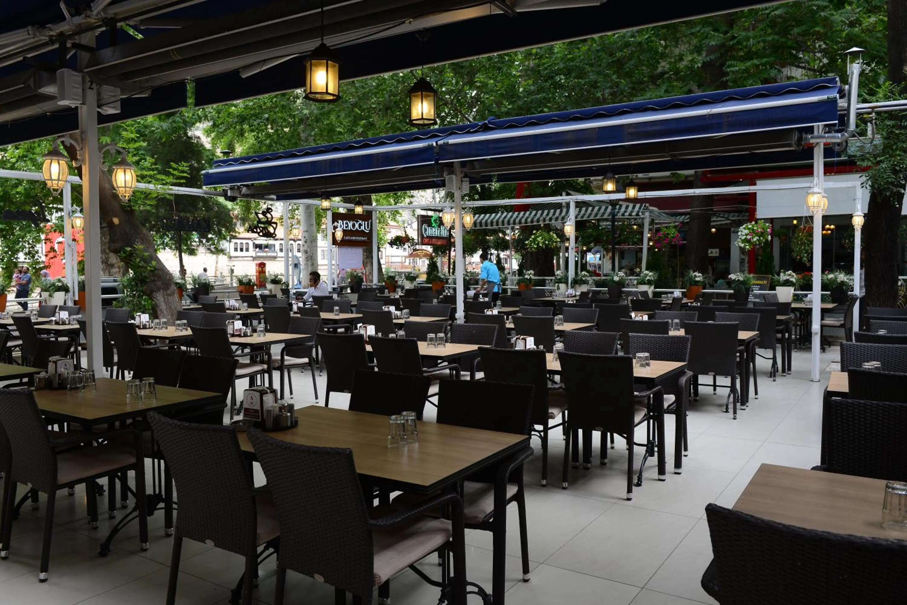 Garden in Payidar Hotel