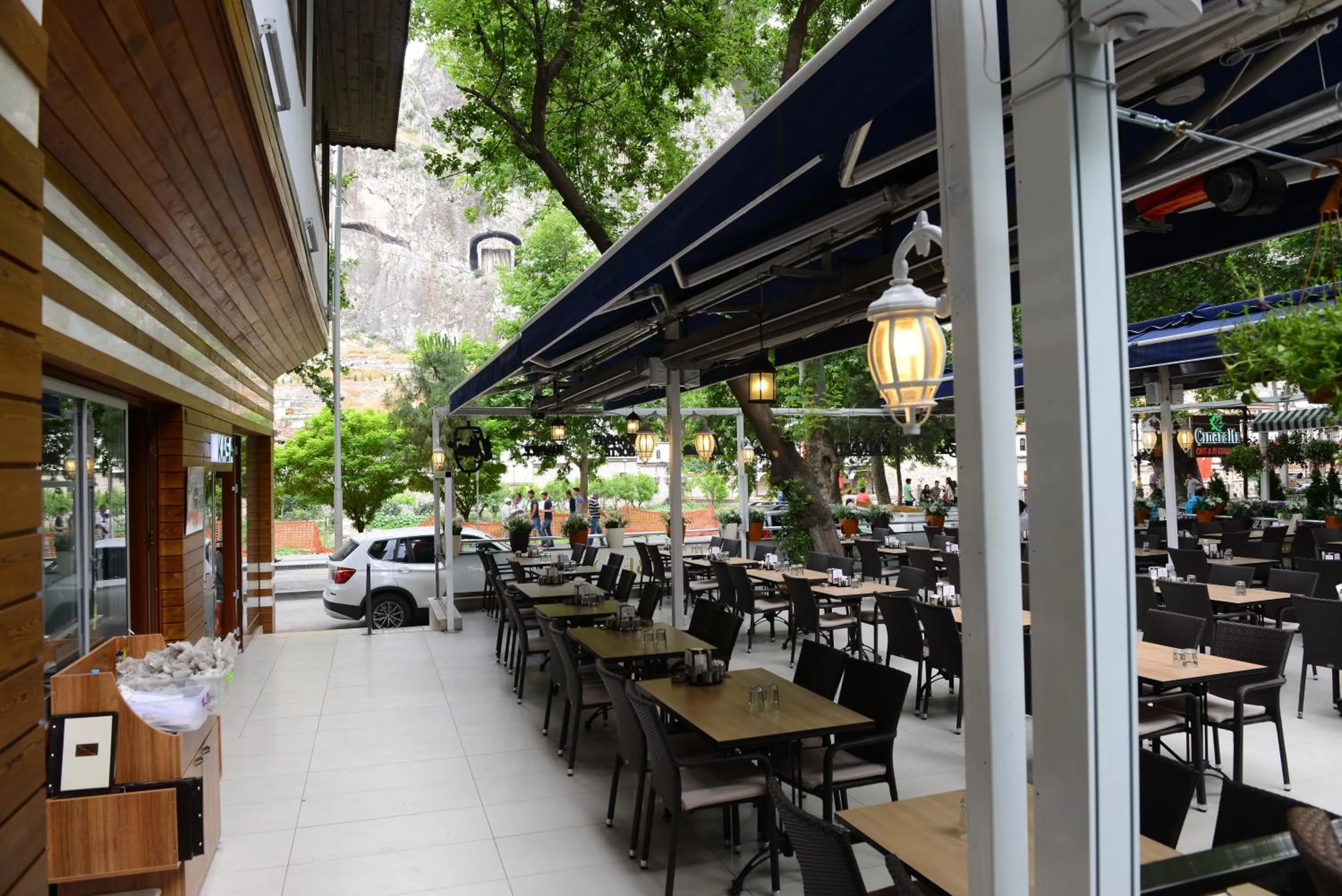 Patio in Payidar Hotel