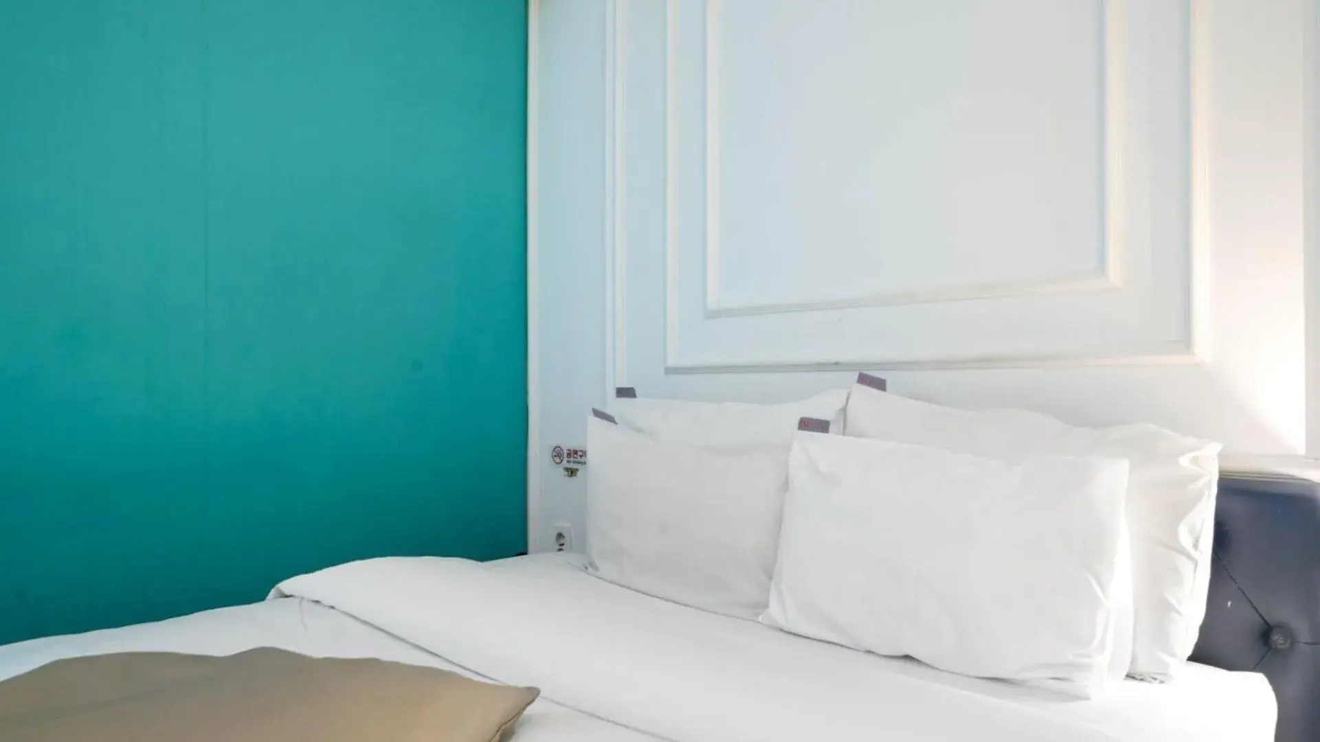 Bed in NU Hotel Bed in NU Hotel