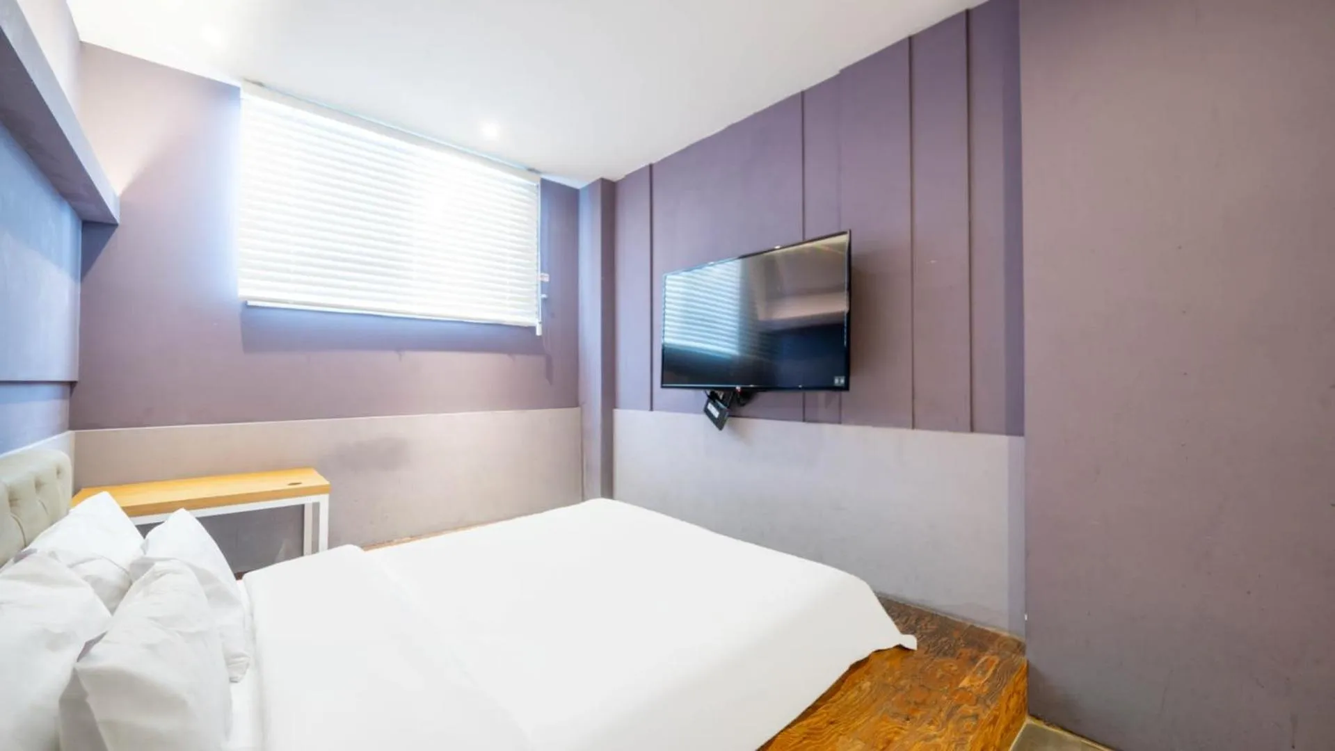 Bedroom, Bed in NU Hotel