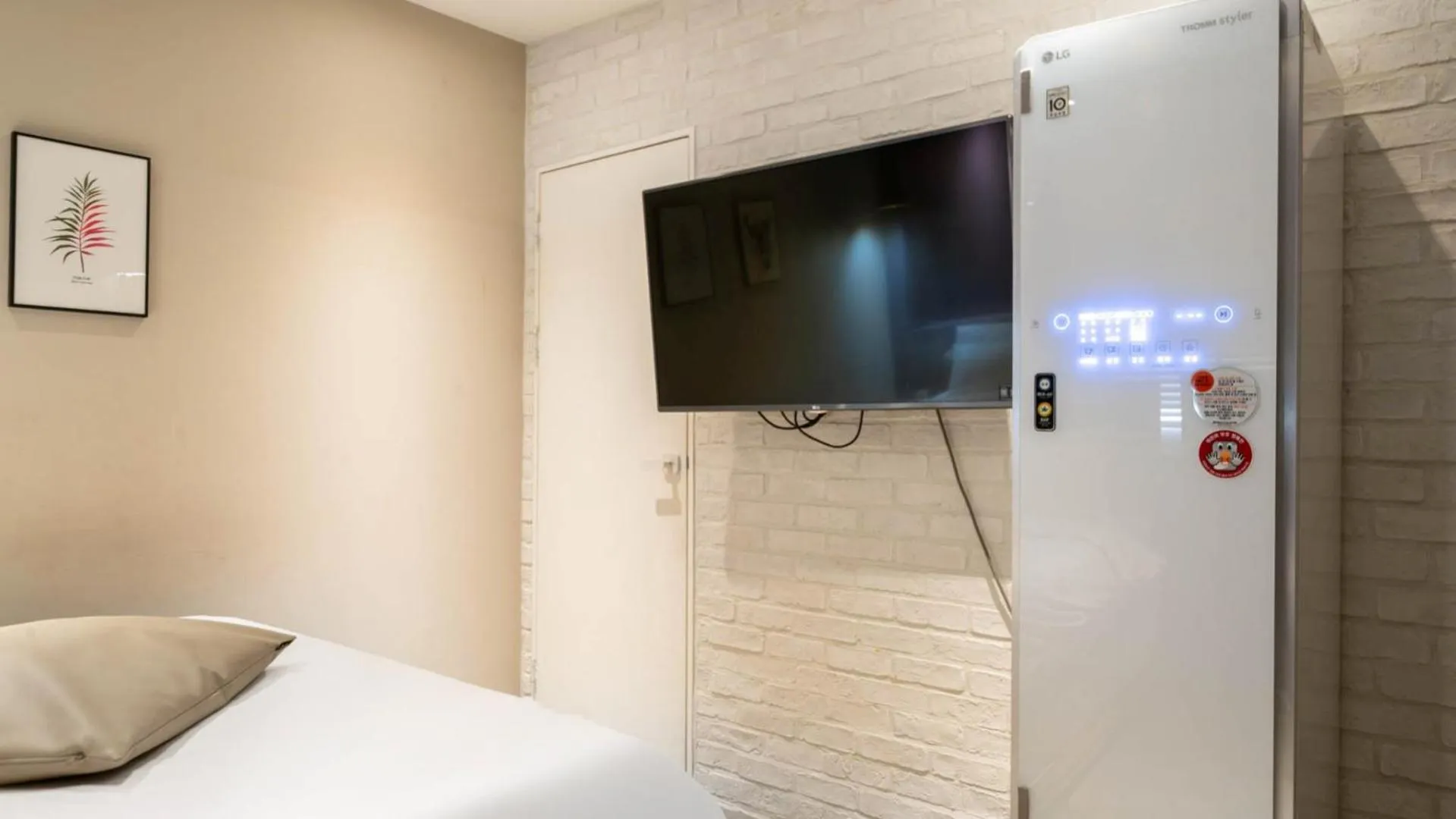 Bedroom, Bed in NU Hotel