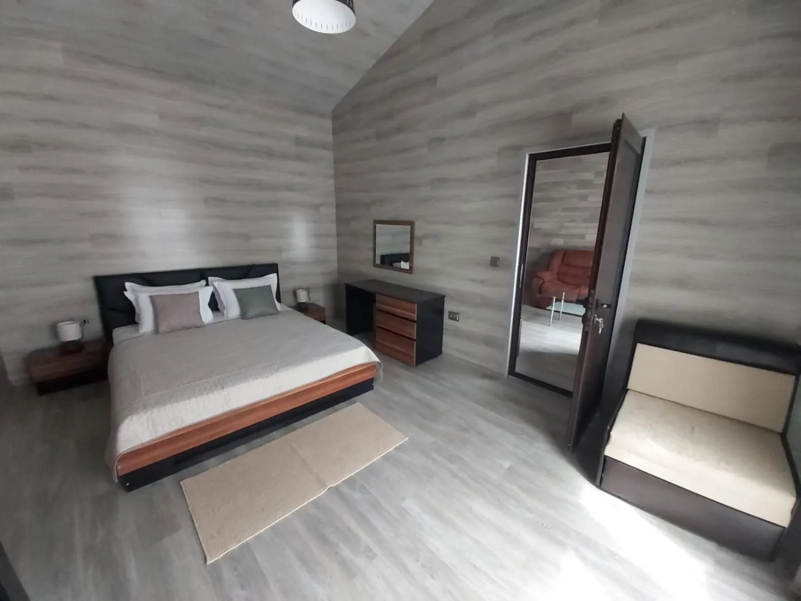 Guest Rooms Flirt