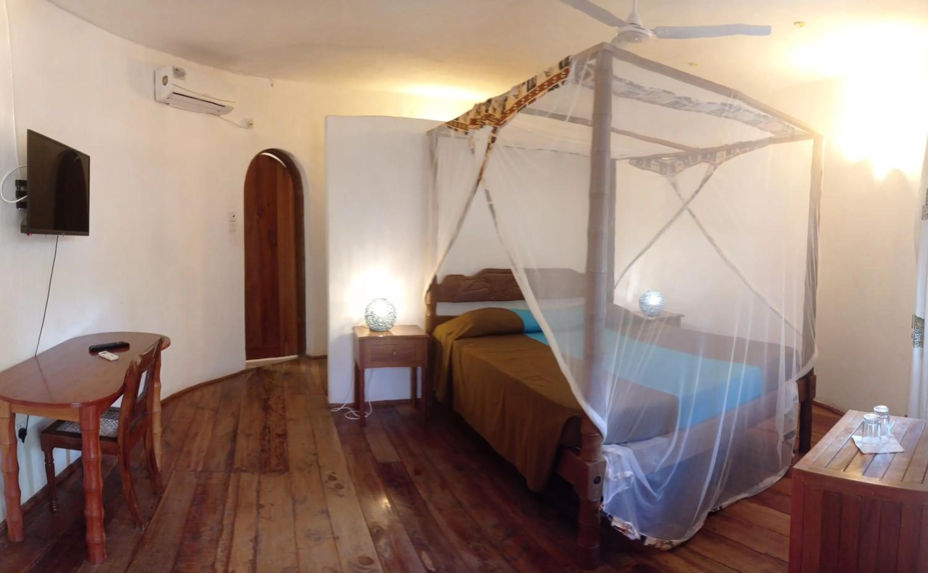 TV and multimedia in Lily Palm Resort