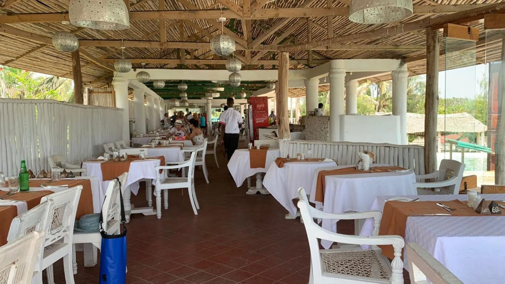 Restaurant/places to eat in Lily Palm Resort