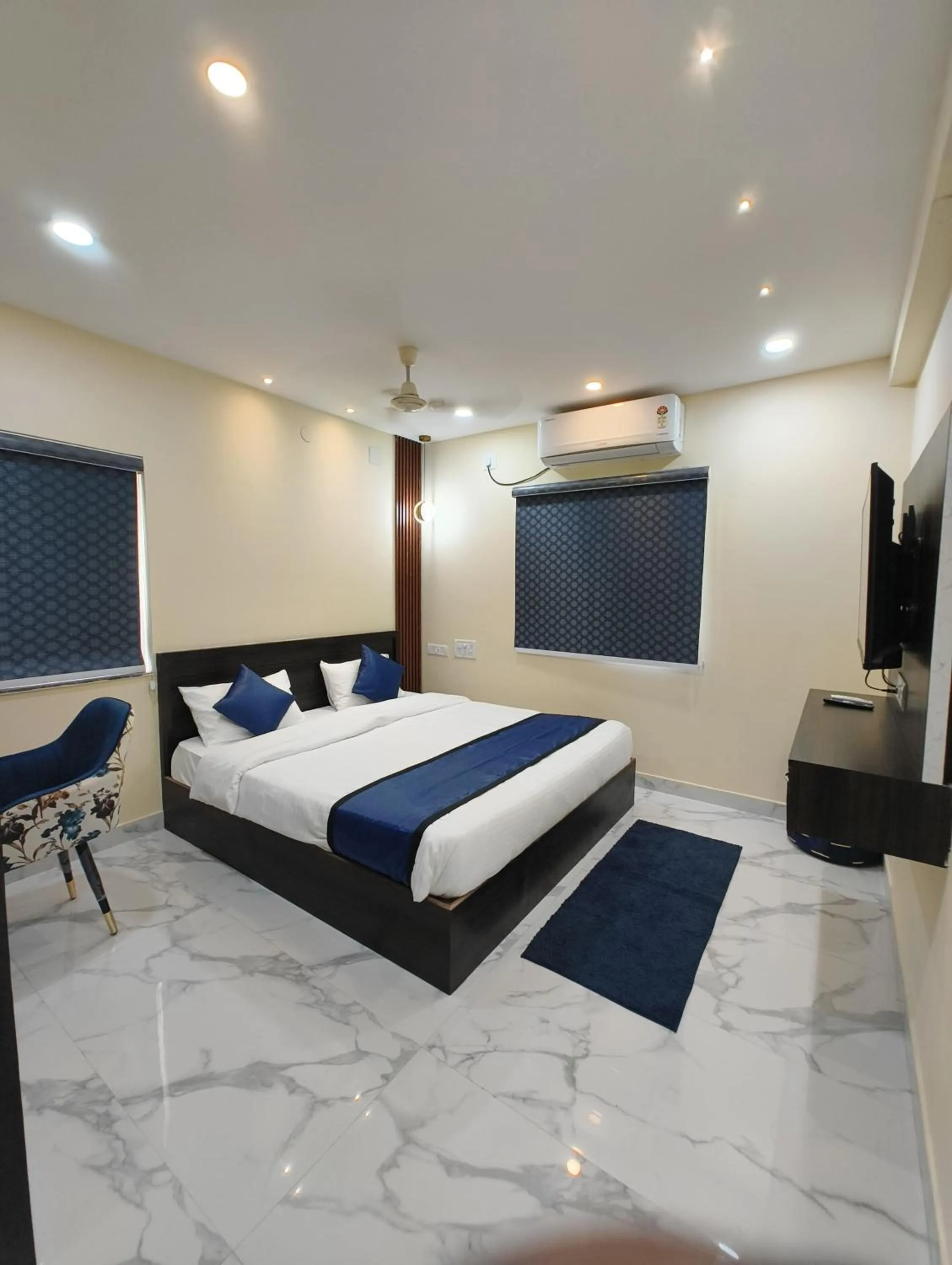 Photo of the whole room, Bed in Livotel Premium Hotel