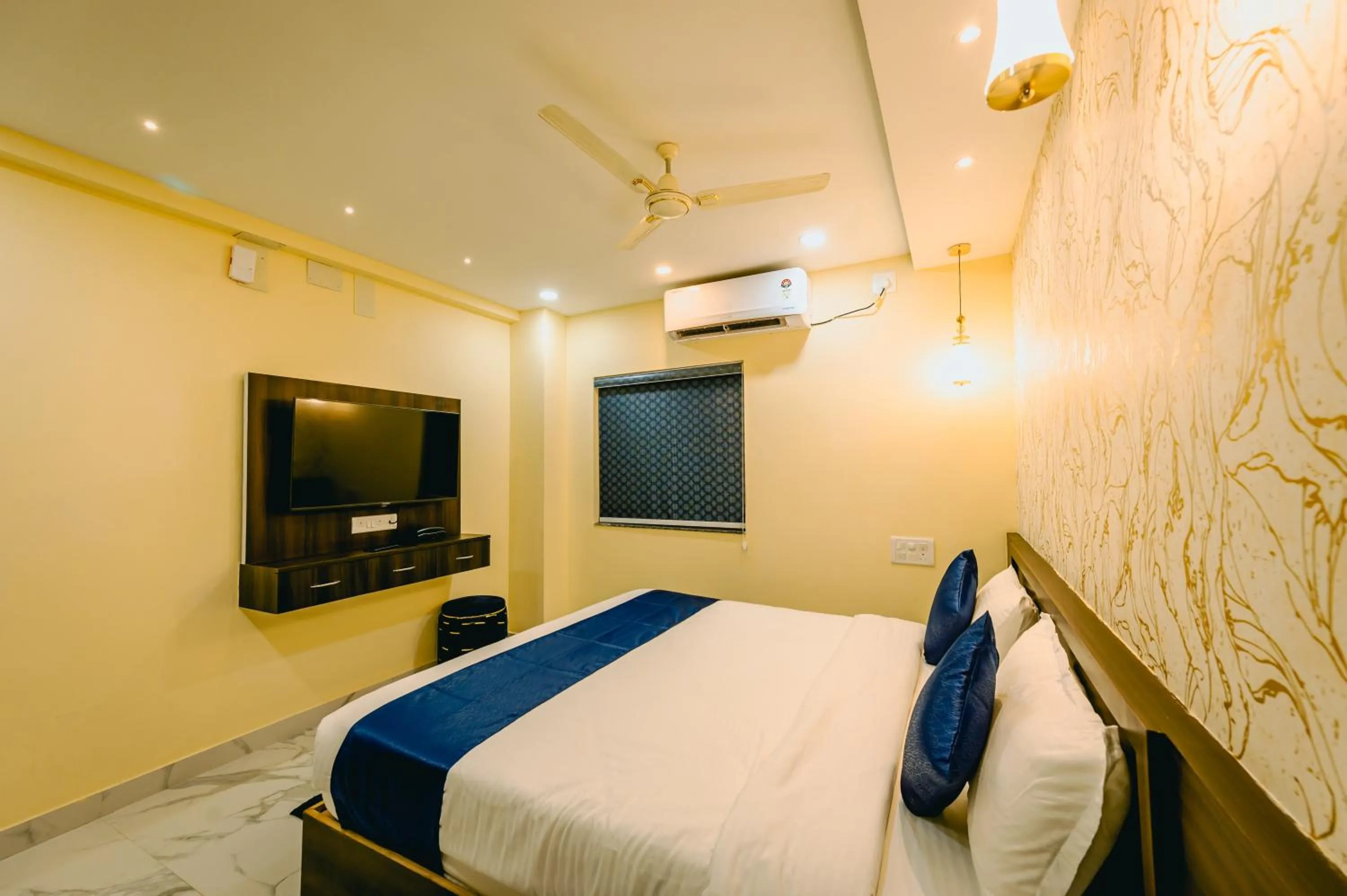 Bed in Livotel Premium Hotel