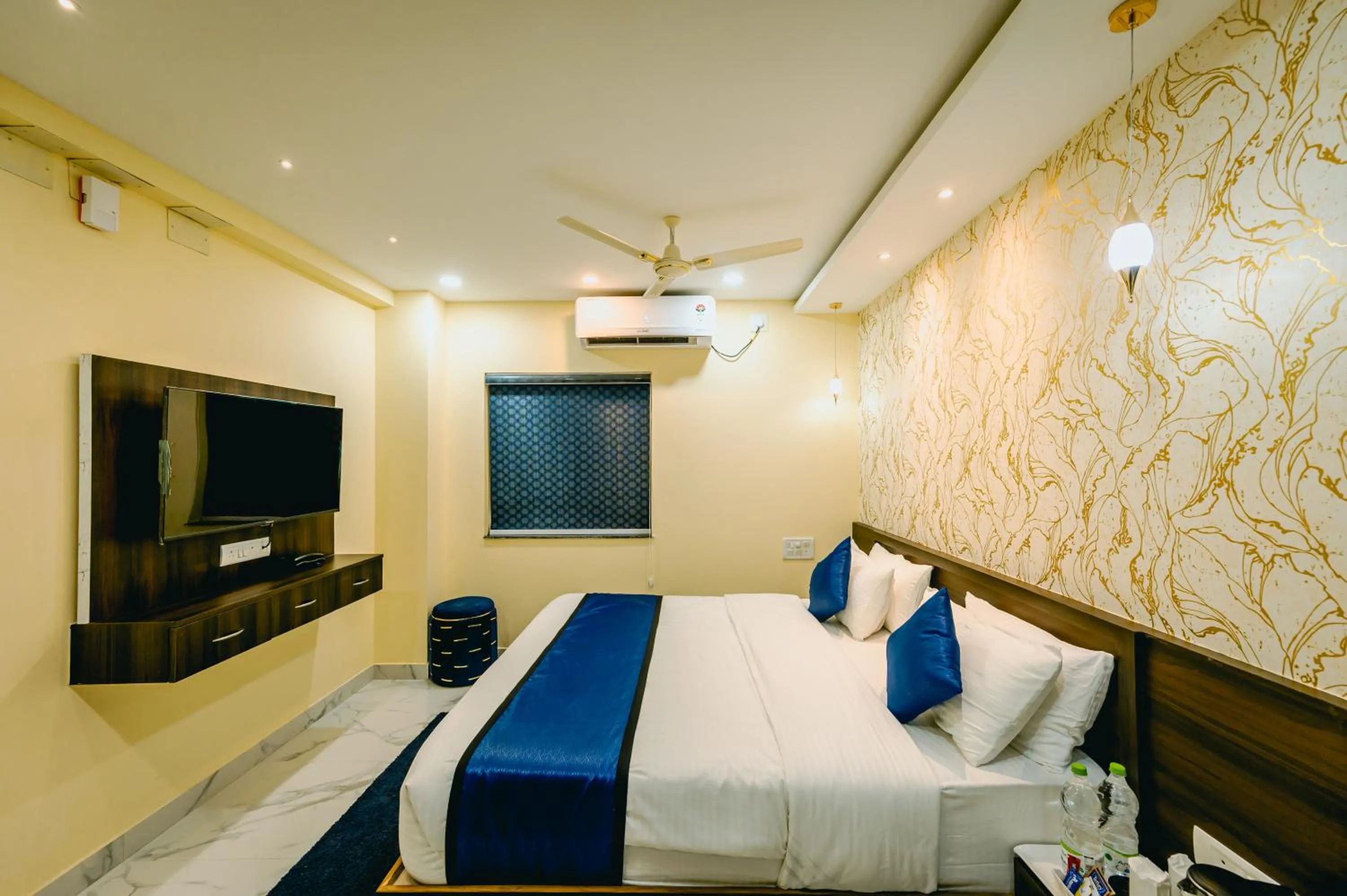 Bed in Livotel Premium Hotel