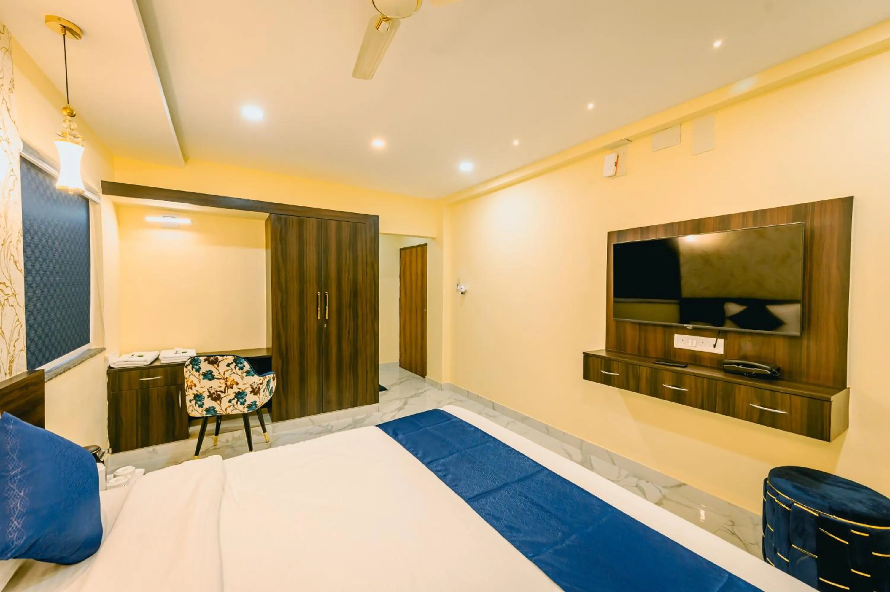 Bedroom, Bed in Livotel Premium Hotel