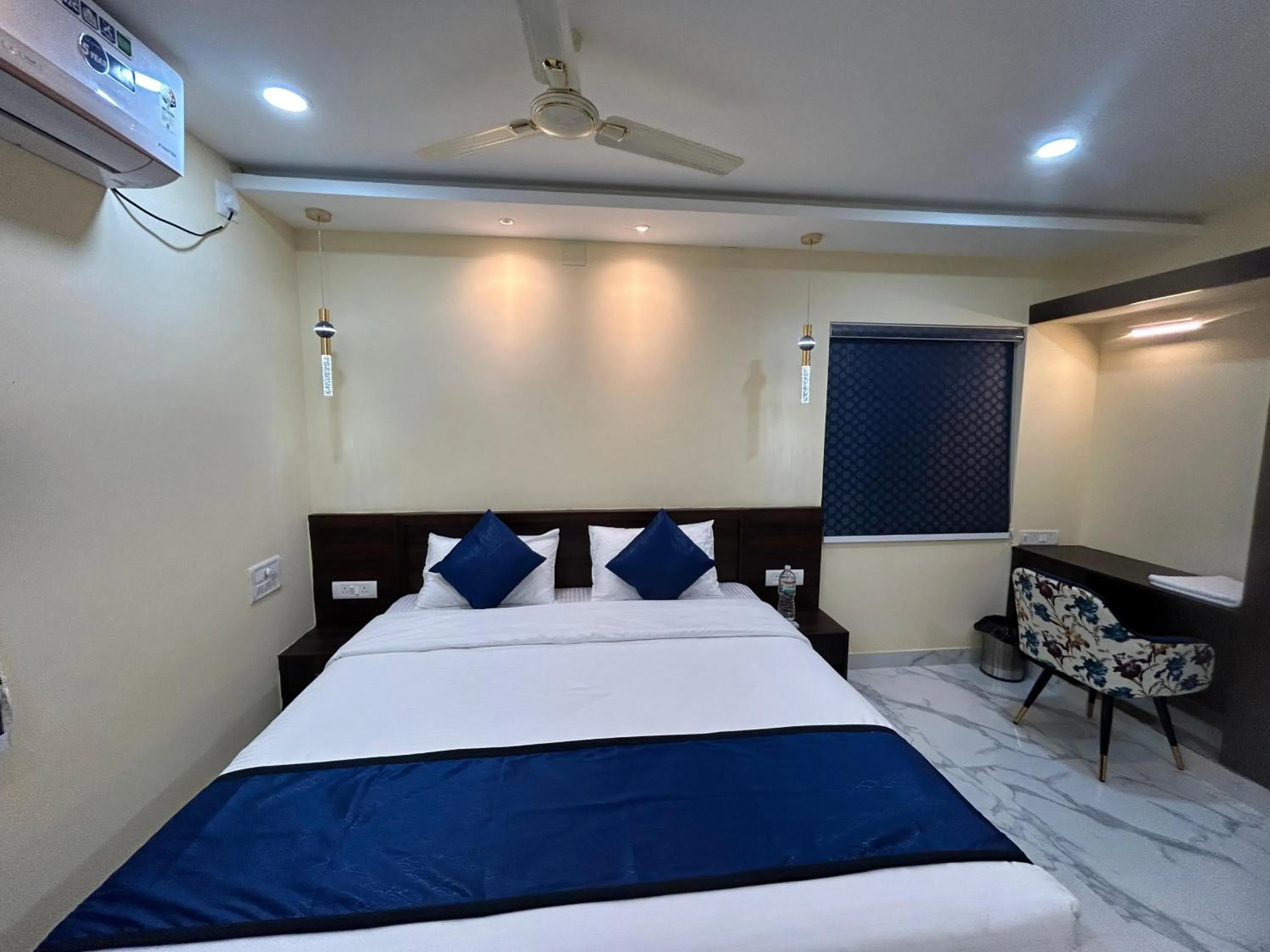 Bedroom, Bed in Livotel Premium Hotel