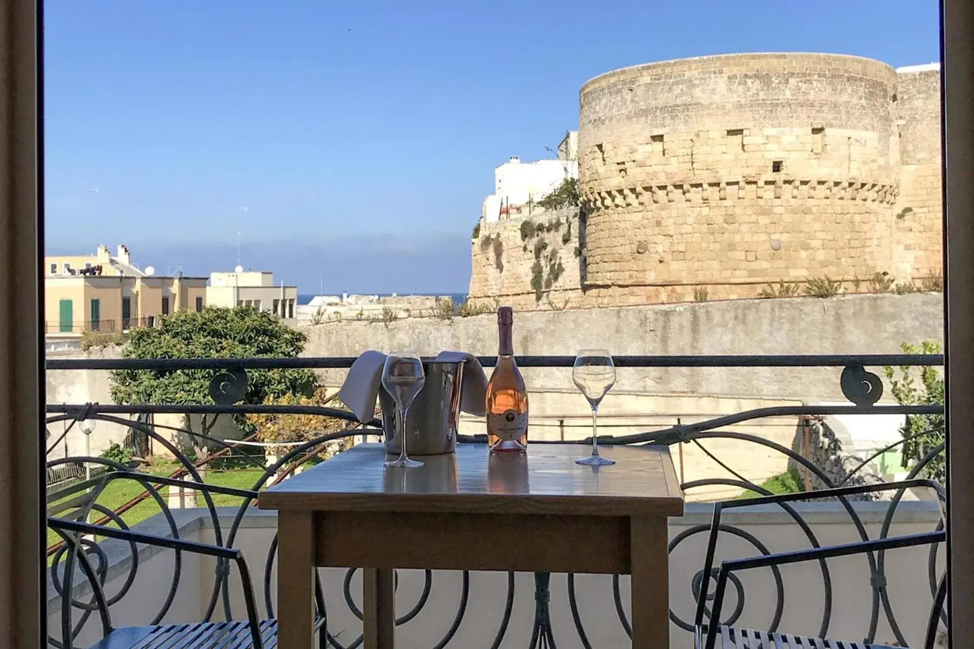 Deluxe Double or Twin Room with Sea View and Kitchenette in Cala Dei Normanni - Camere sulle Mura Deluxe Double or Twin Room with Sea View and Kitchenette in Cala Dei Normanni - Camere sulle Mura