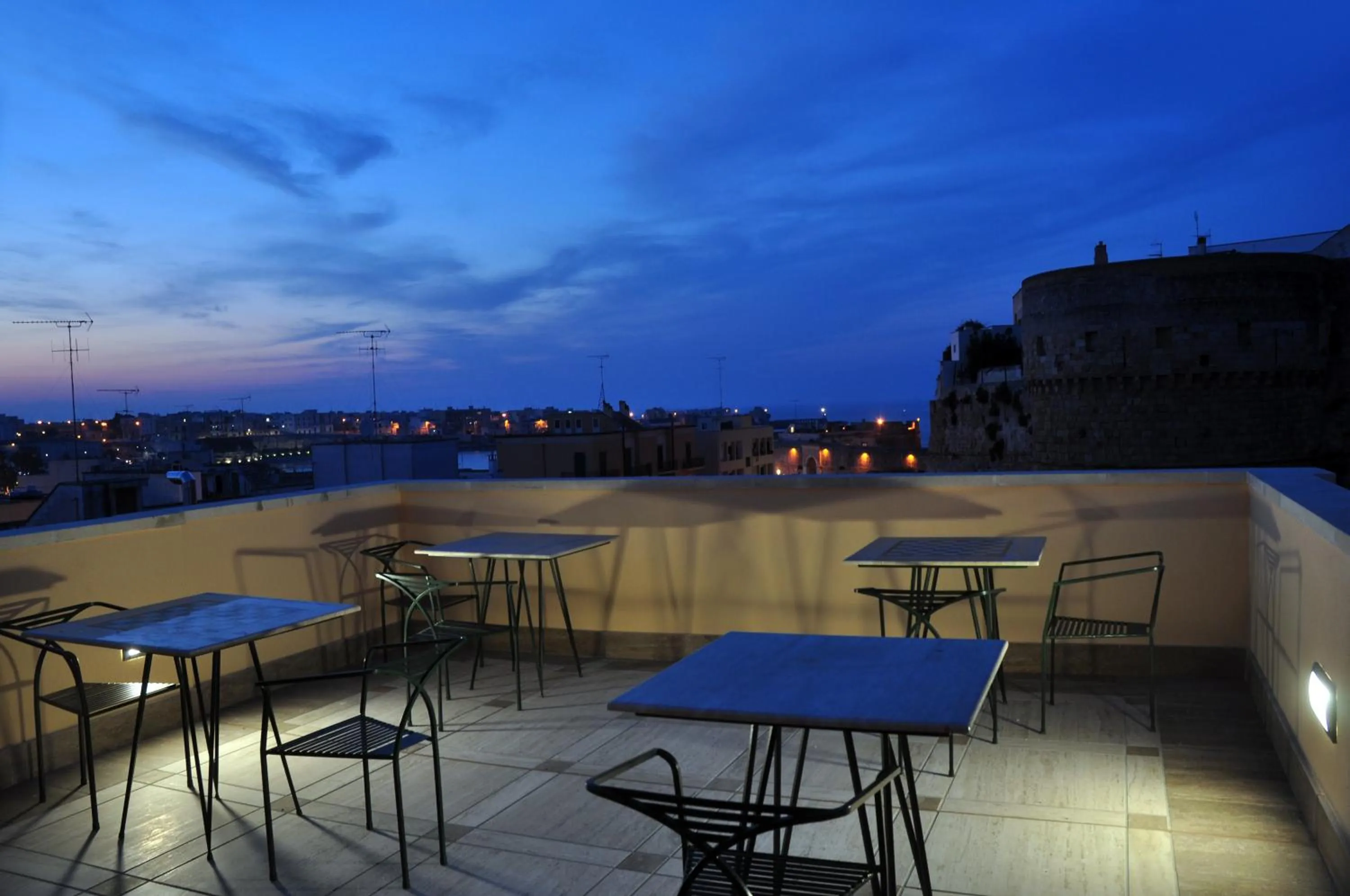 Night in Cala Dei Normanni - Camere sulle Mura