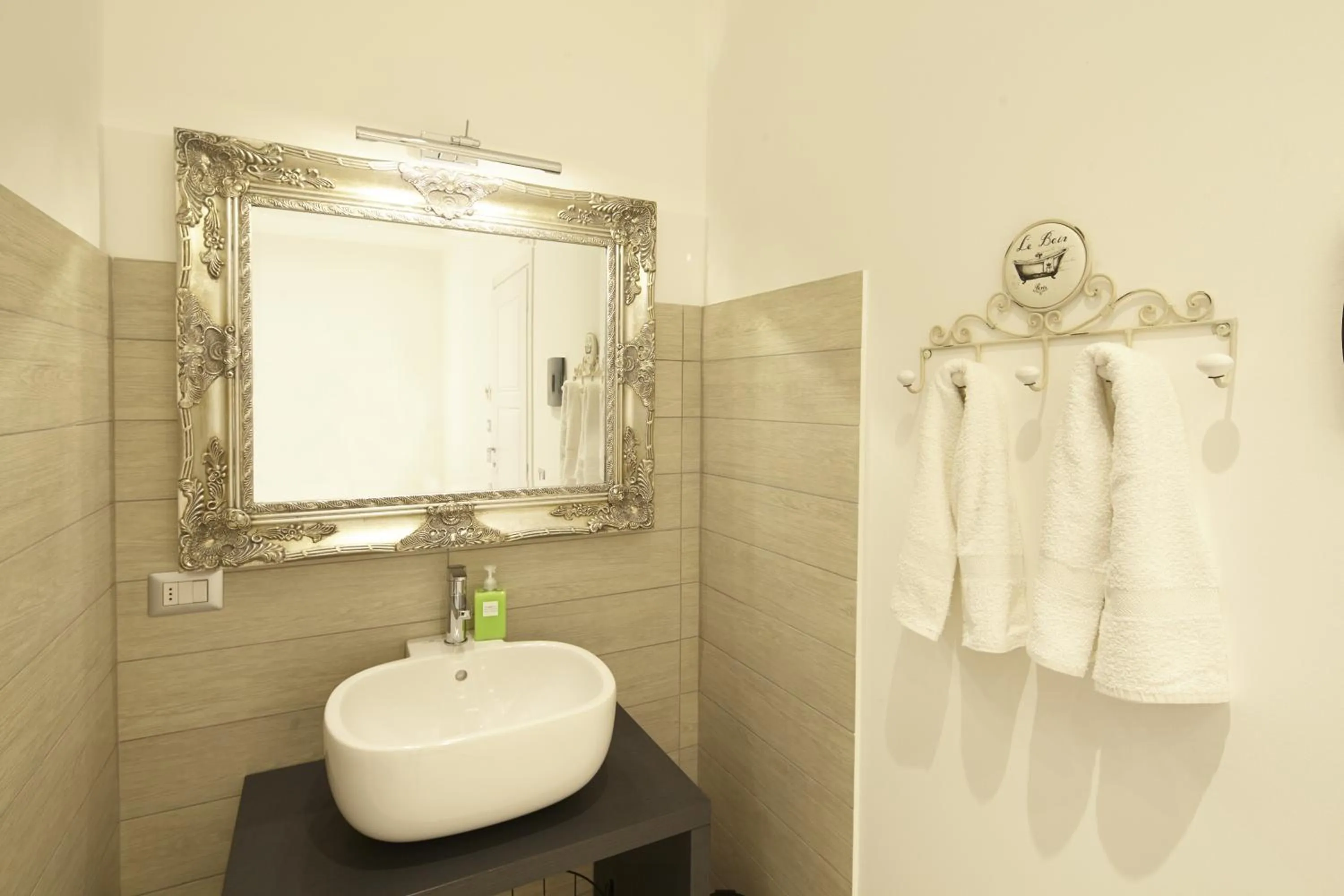 Bathroom in Affittacamere Arosio