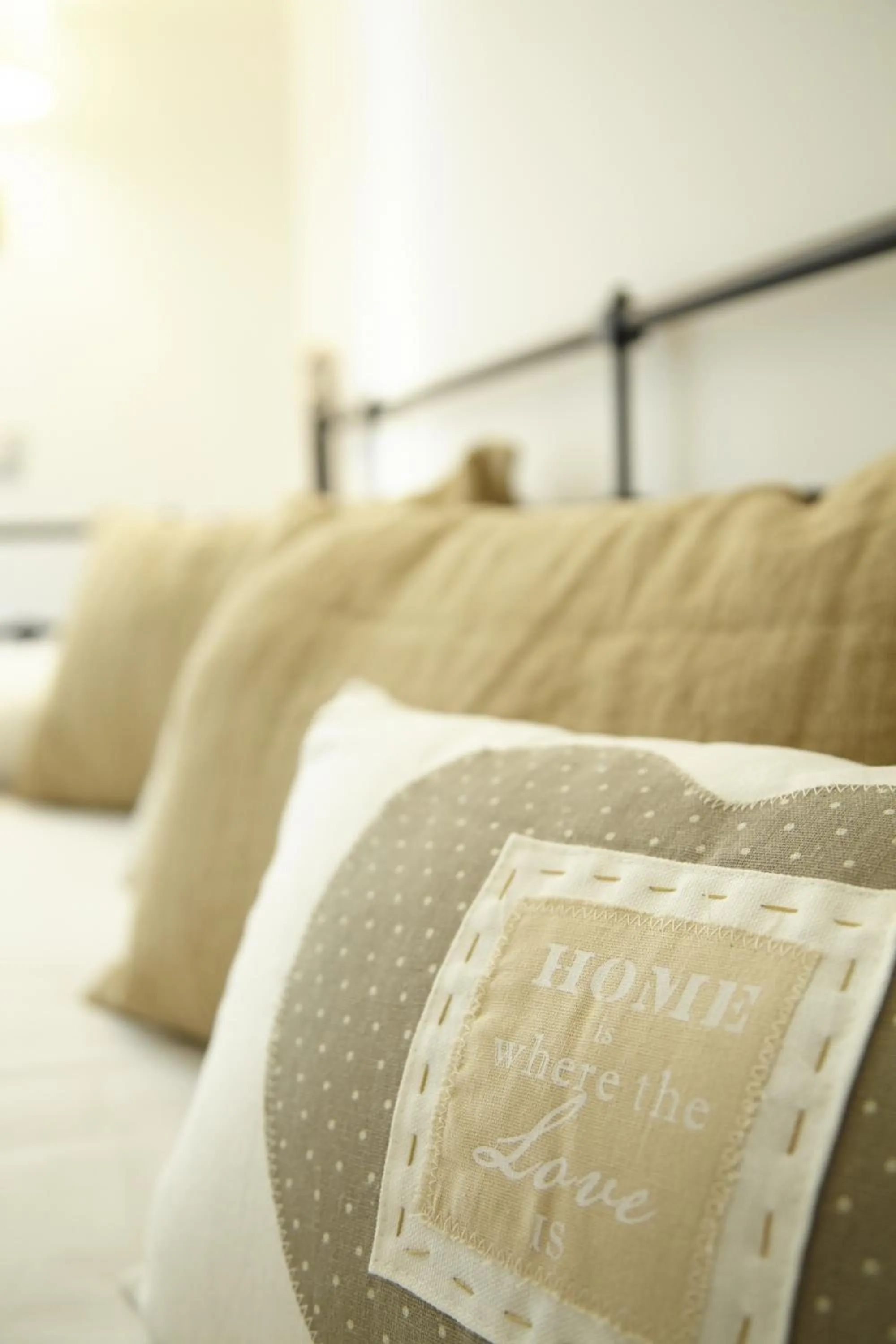 Decorative detail, Bed in Affittacamere Arosio