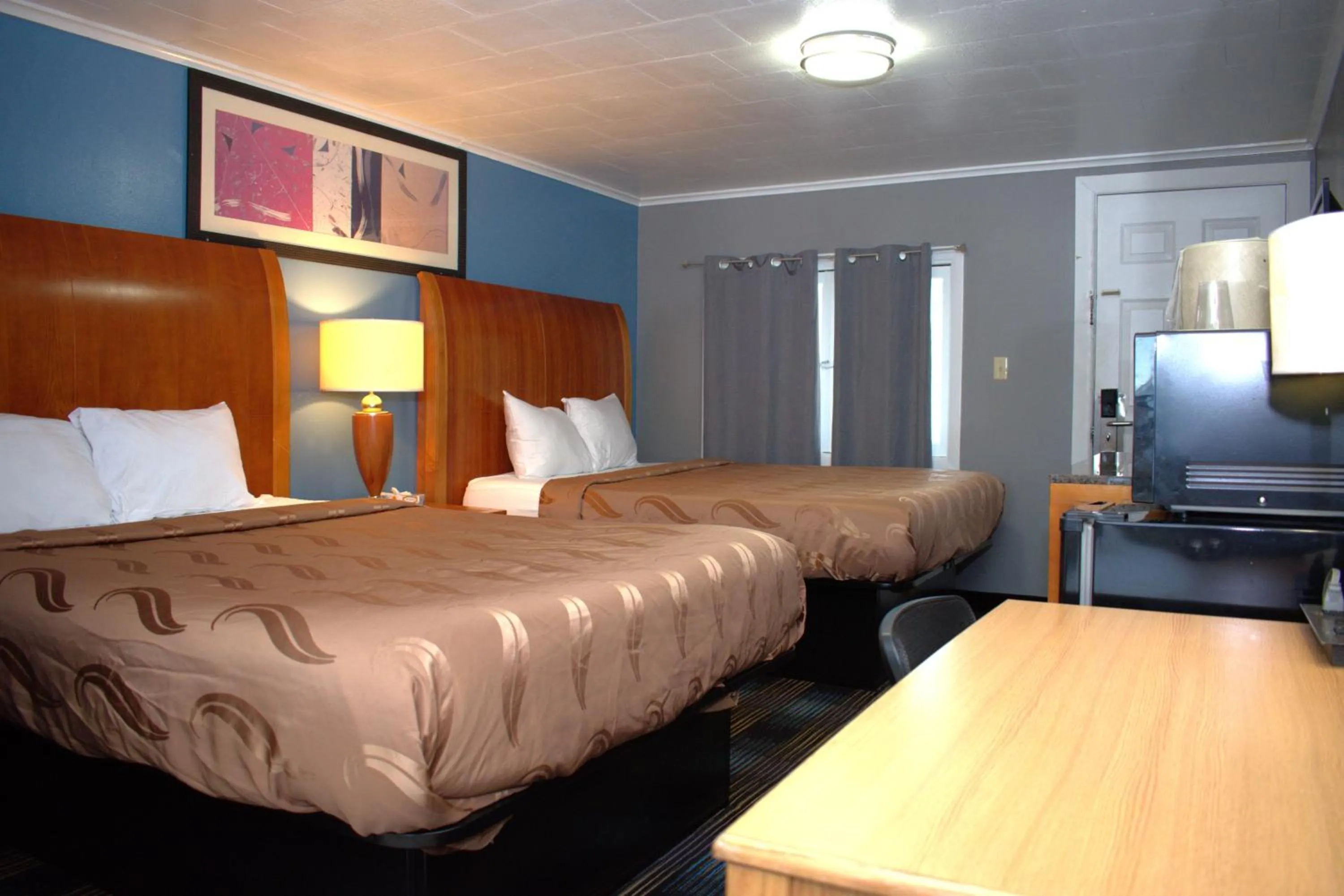 Bed in Pilgrim Inn & Cottages