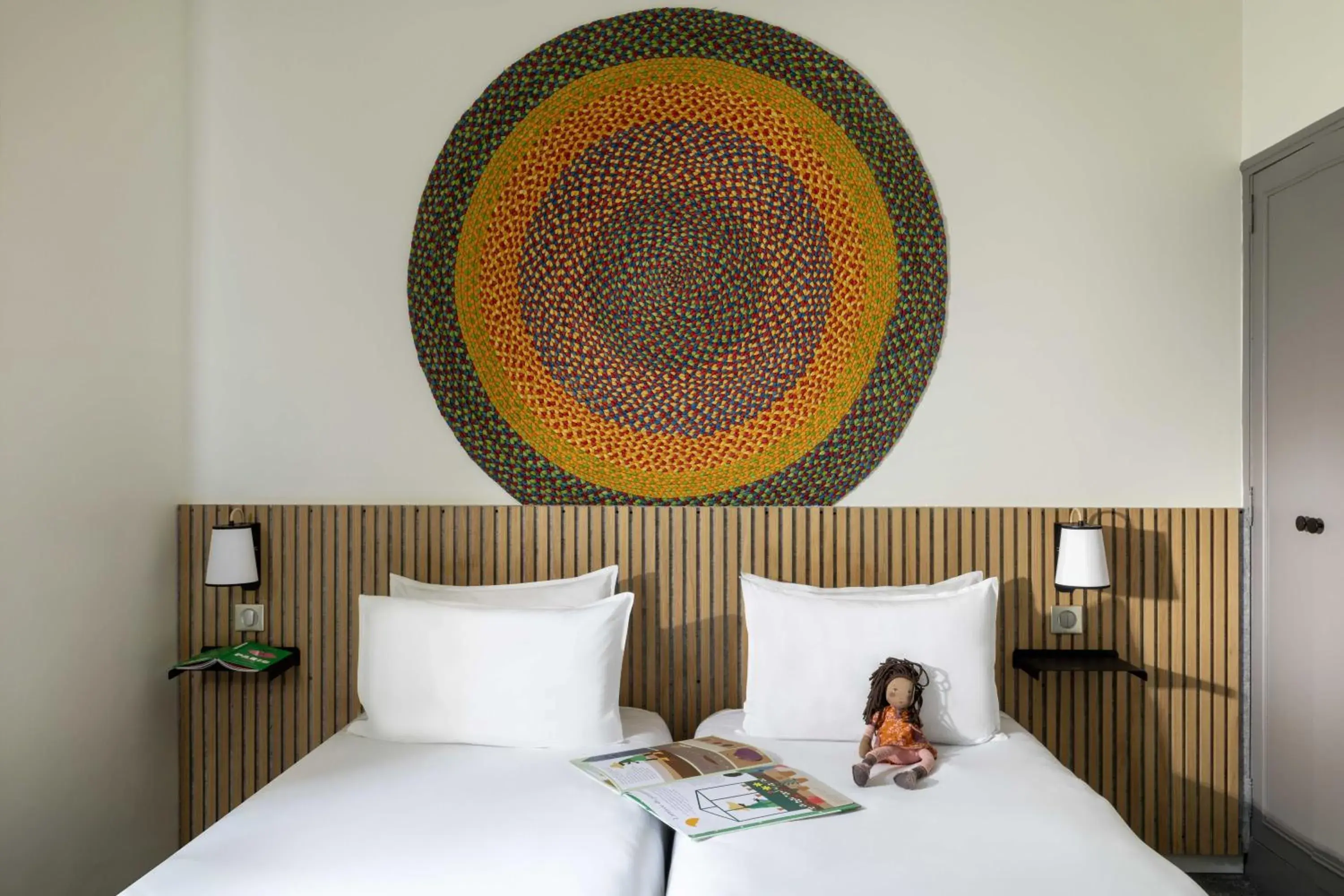 Bedroom, Bed in Hôtel Korner Châtelet Bedroom, Bed in Hôtel Korner Châtelet