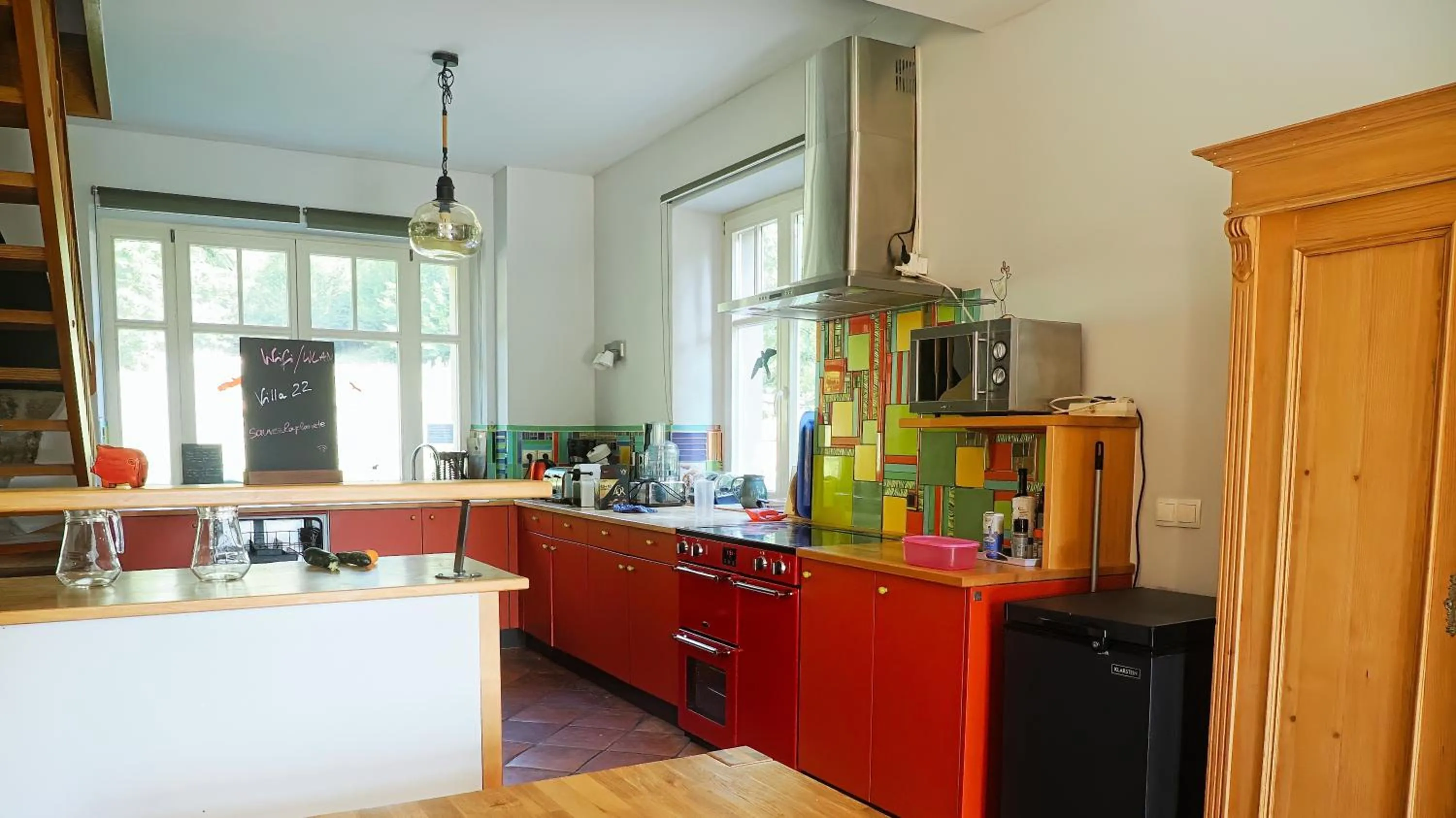 Kitchen or kitchenette in Villa Louisental - Gruppenunterkunft für Selbstversorger