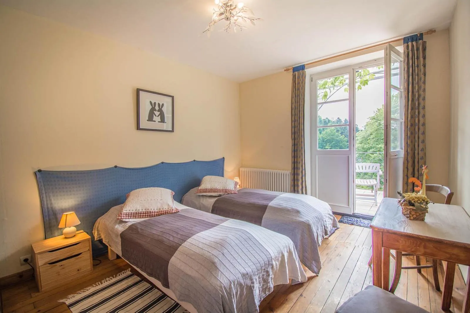 Bed in Villa Louisental - Gruppenunterkunft für Selbstversorger