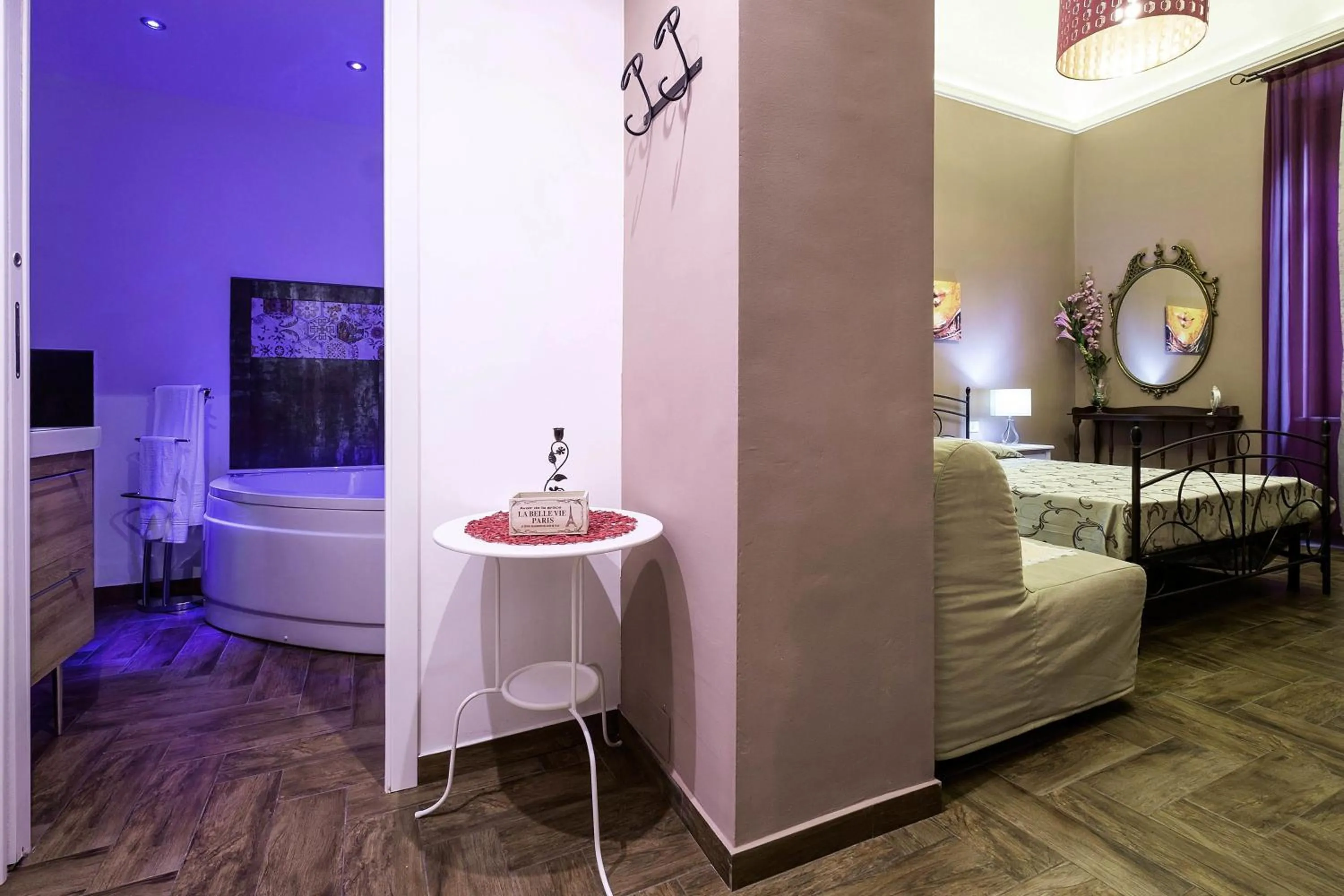 Bathroom, Bed in B&B Centro900