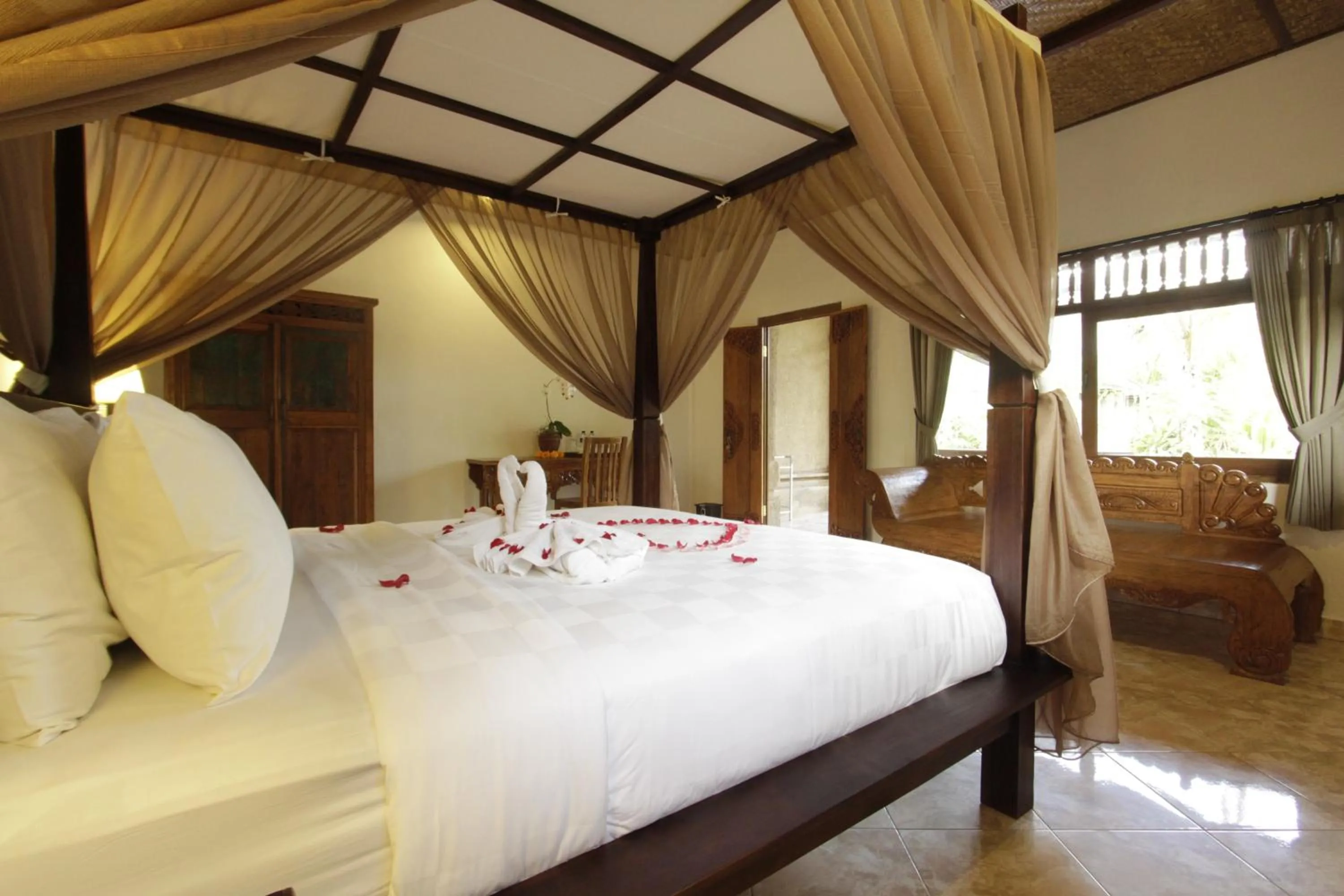 One-Bedroom Suite with Garden View in Pekak Mangku Guest House