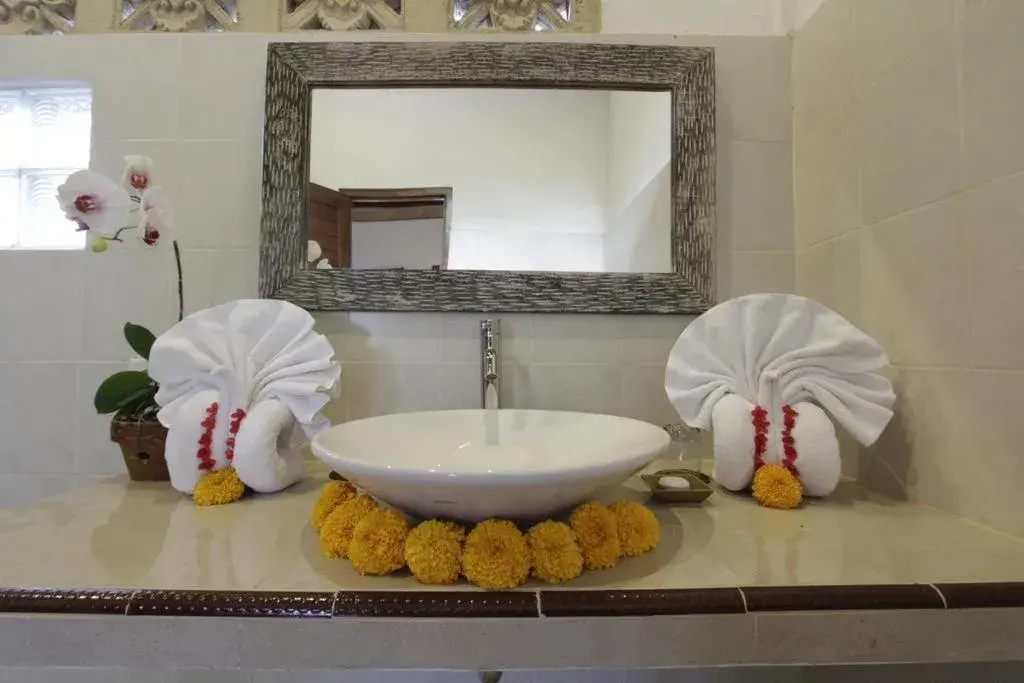 Superior Double or Twin Room with Garden View in Pekak Mangku Guest House Superior Double or Twin Room with Garden View in Pekak Mangku Guest House