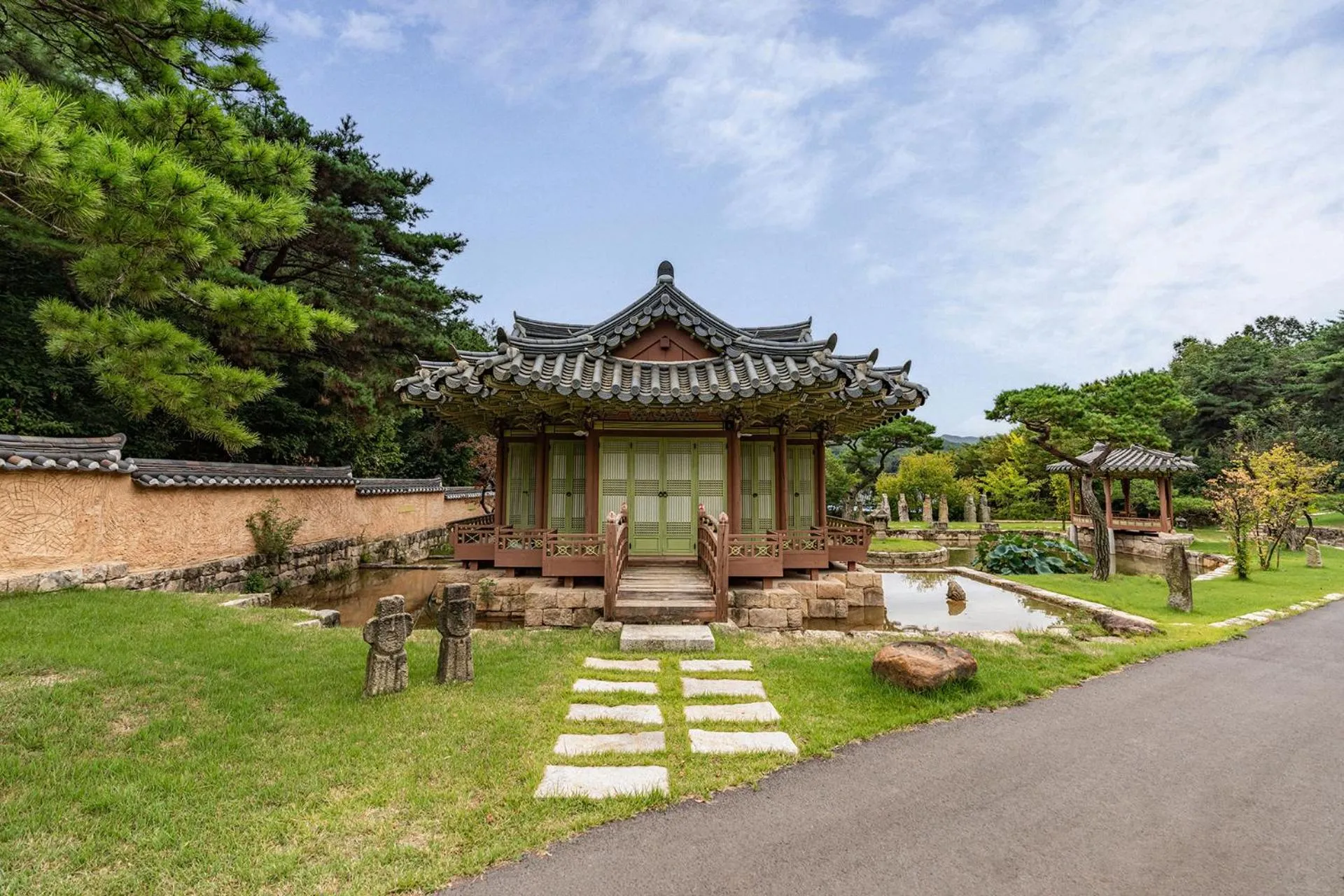 Pavilion Room in Rakkojae Hahoe Hanok Hotel