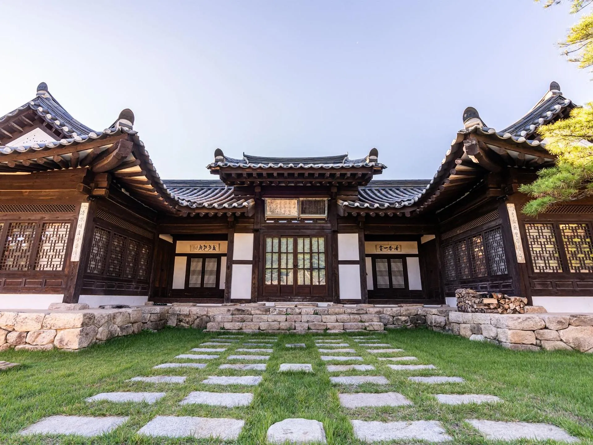 Premium Suite in Rakkojae Hahoe Hanok Hotel