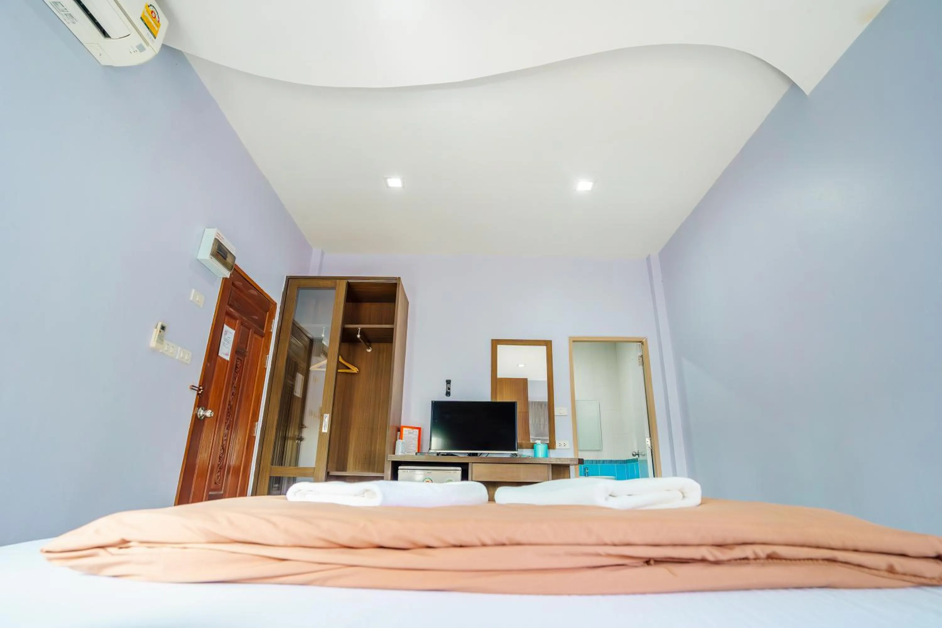 Photo of the whole room, Bed in Kebtawan Resort