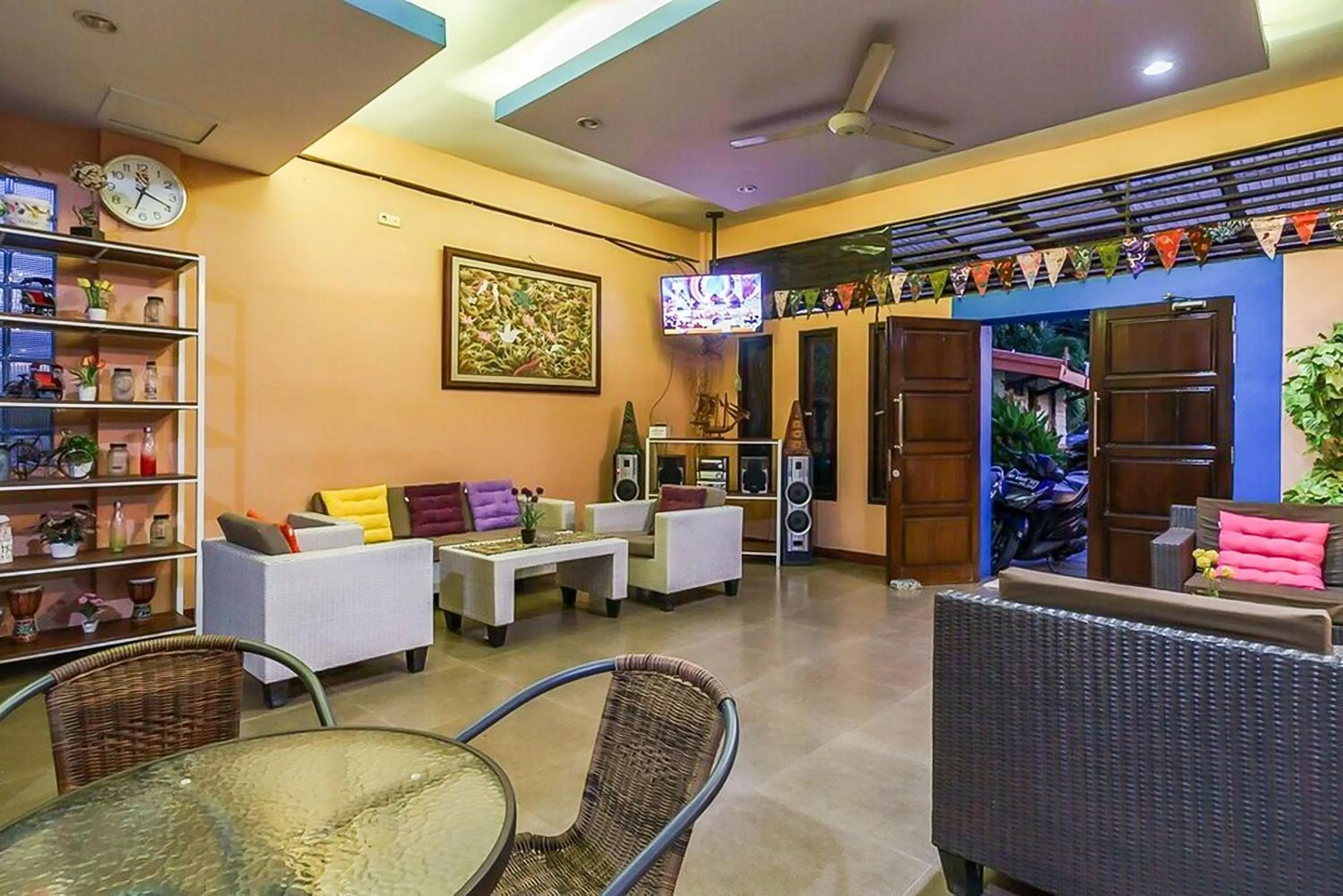 Seating area in Sans Hotel Grand Jitra Syariah Bengkulu