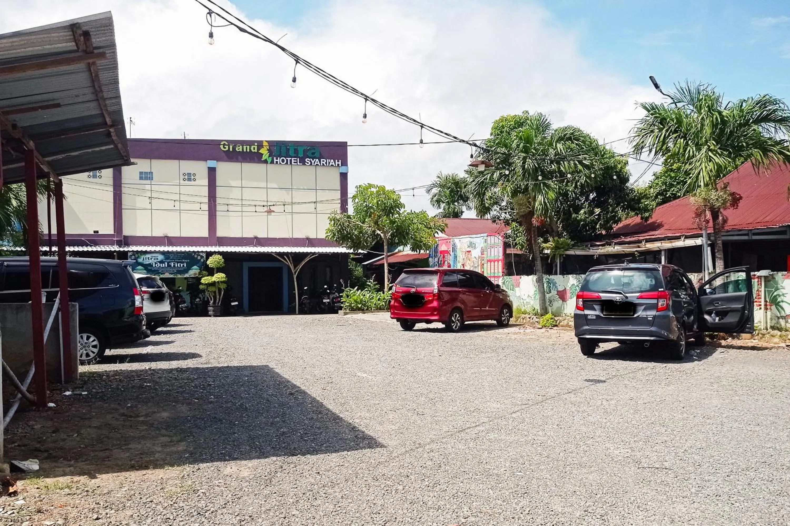 Parking in Sans Hotel Grand Jitra Syariah Bengkulu