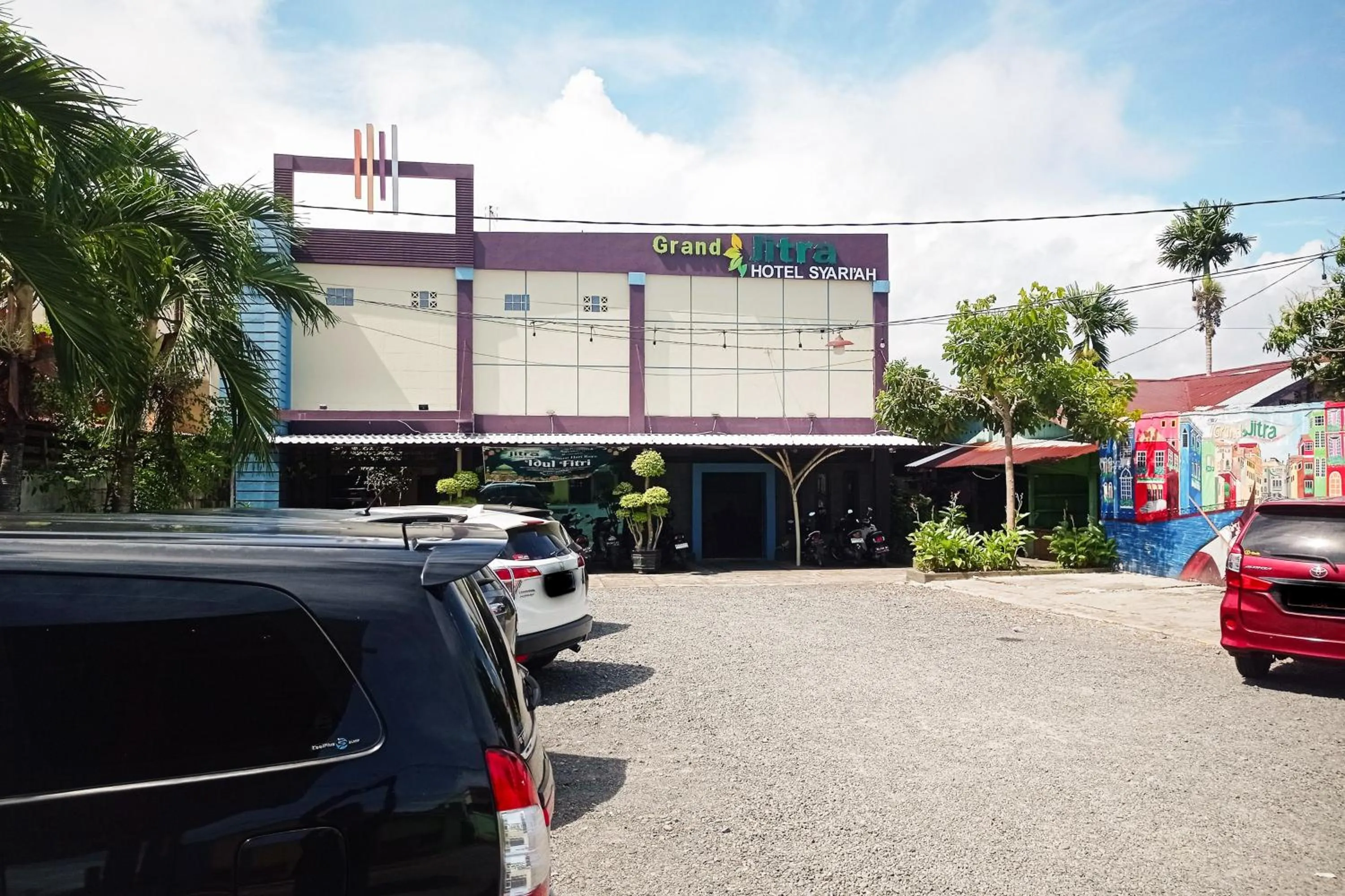 Parking in Sans Hotel Grand Jitra Syariah Bengkulu