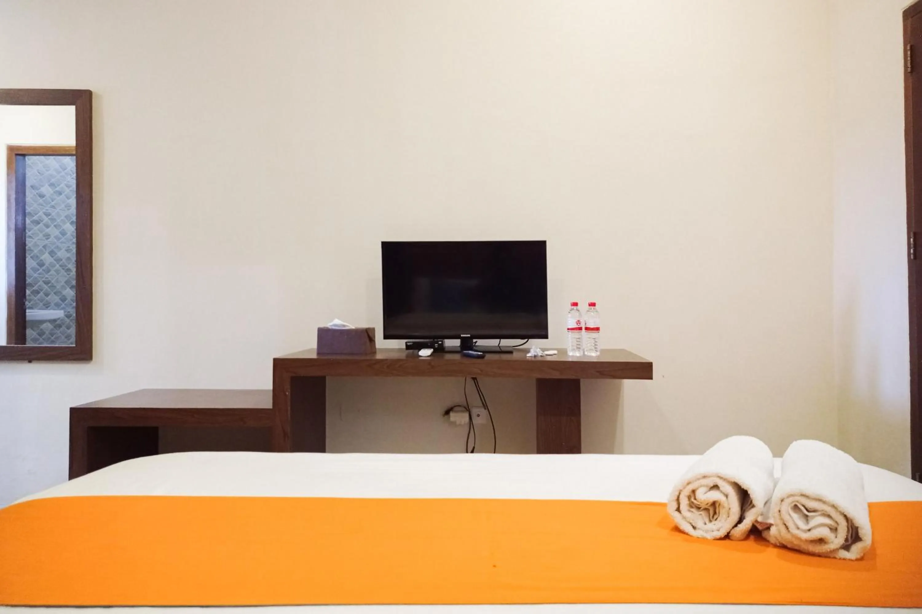 Bedroom, Bed in Sans Hotel Grand Jitra Syariah Bengkulu