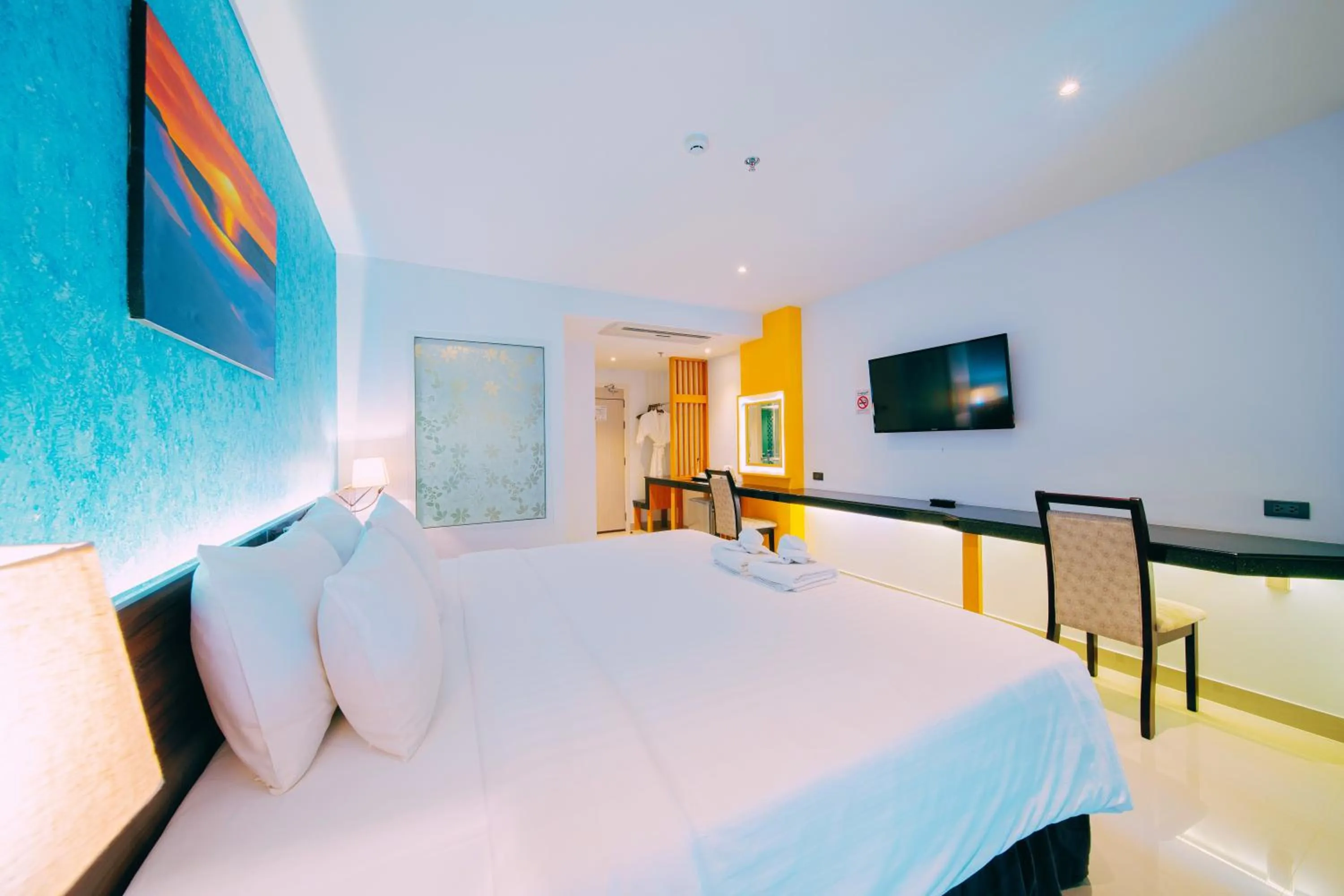 Bedroom, Bed in Royal Prince Resort Pattaya