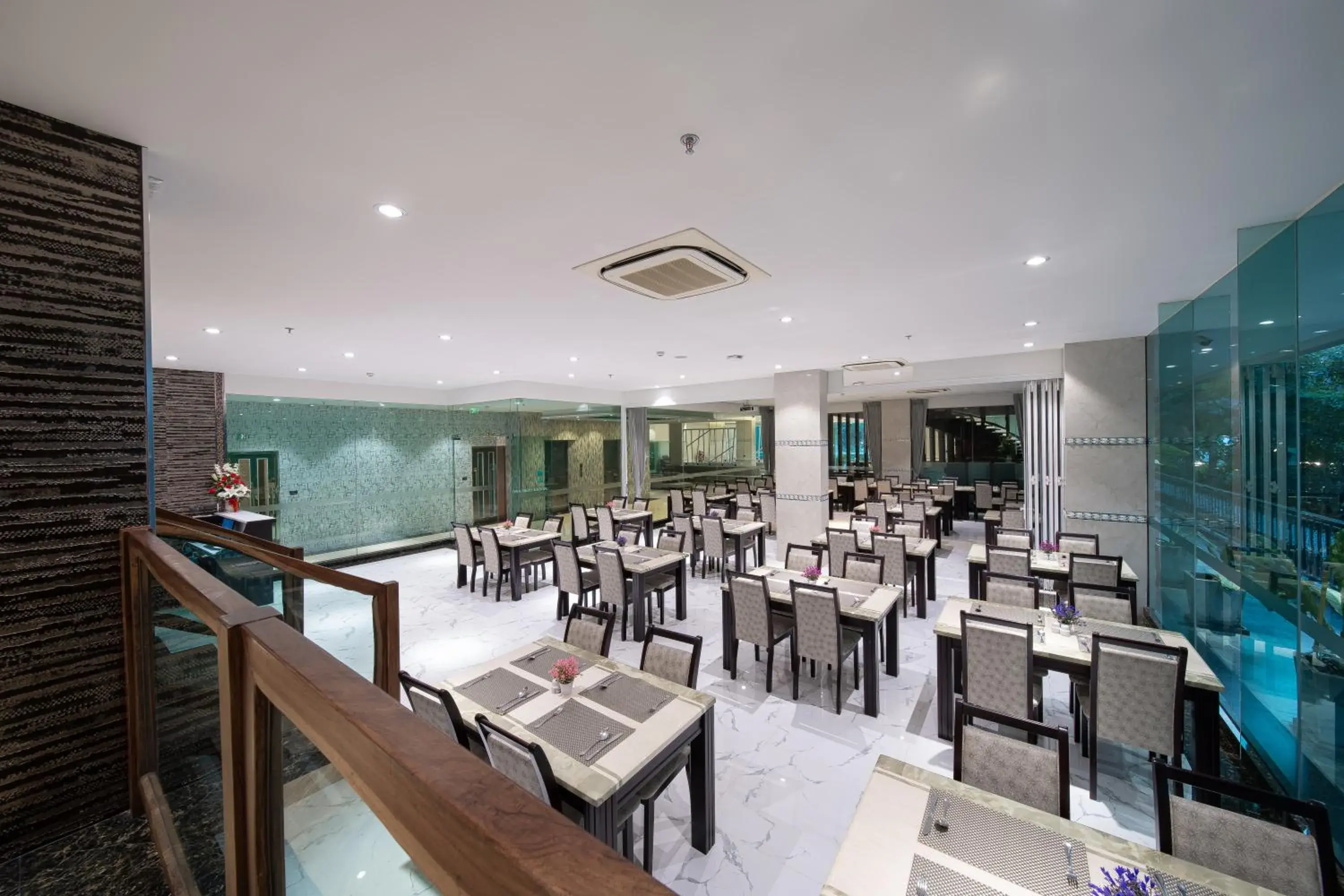 Restaurant/places to eat in Royal Prince Resort Pattaya Restaurant/places to eat in Royal Prince Resort Pattaya