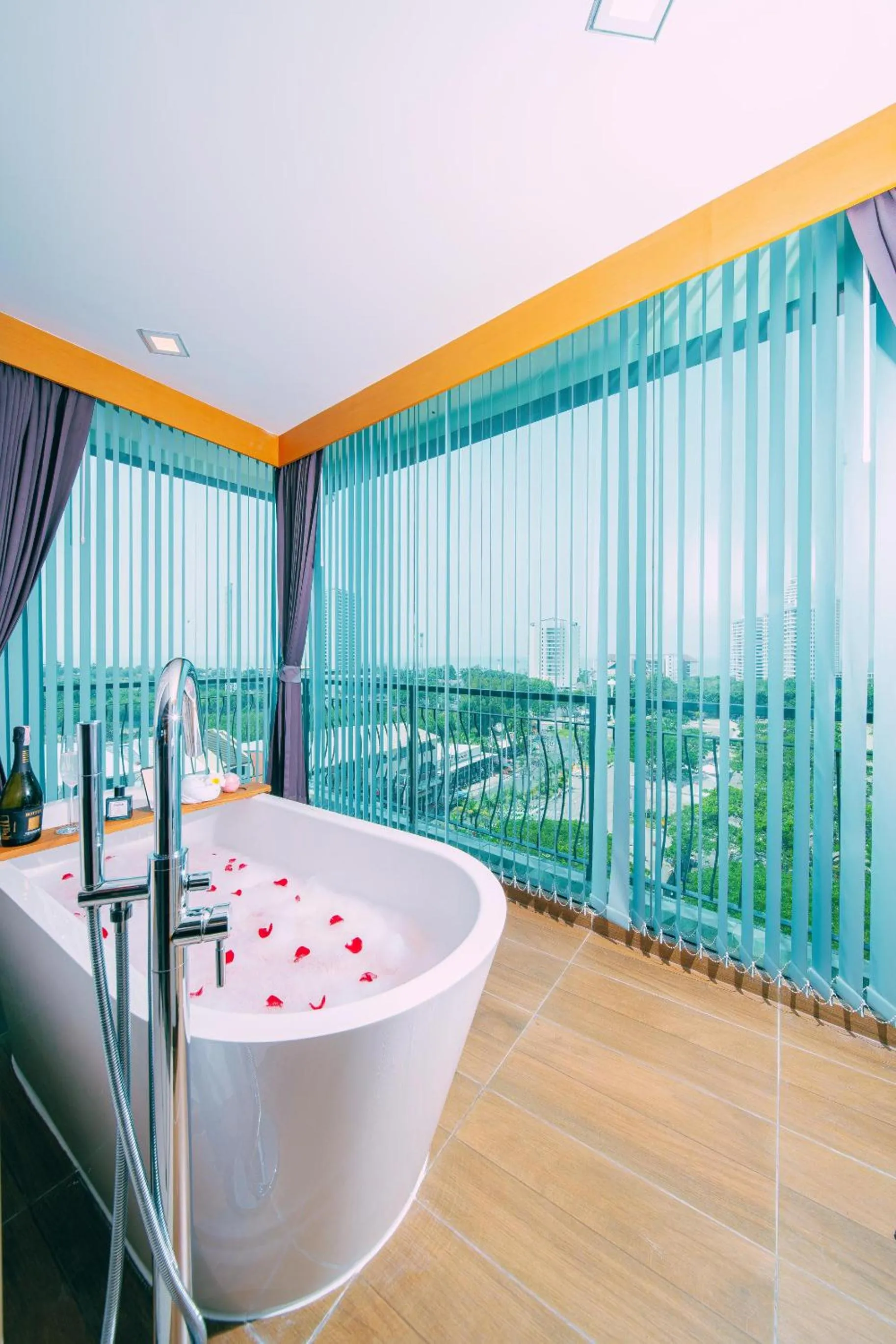 Hot Tub in Royal Prince Resort Pattaya