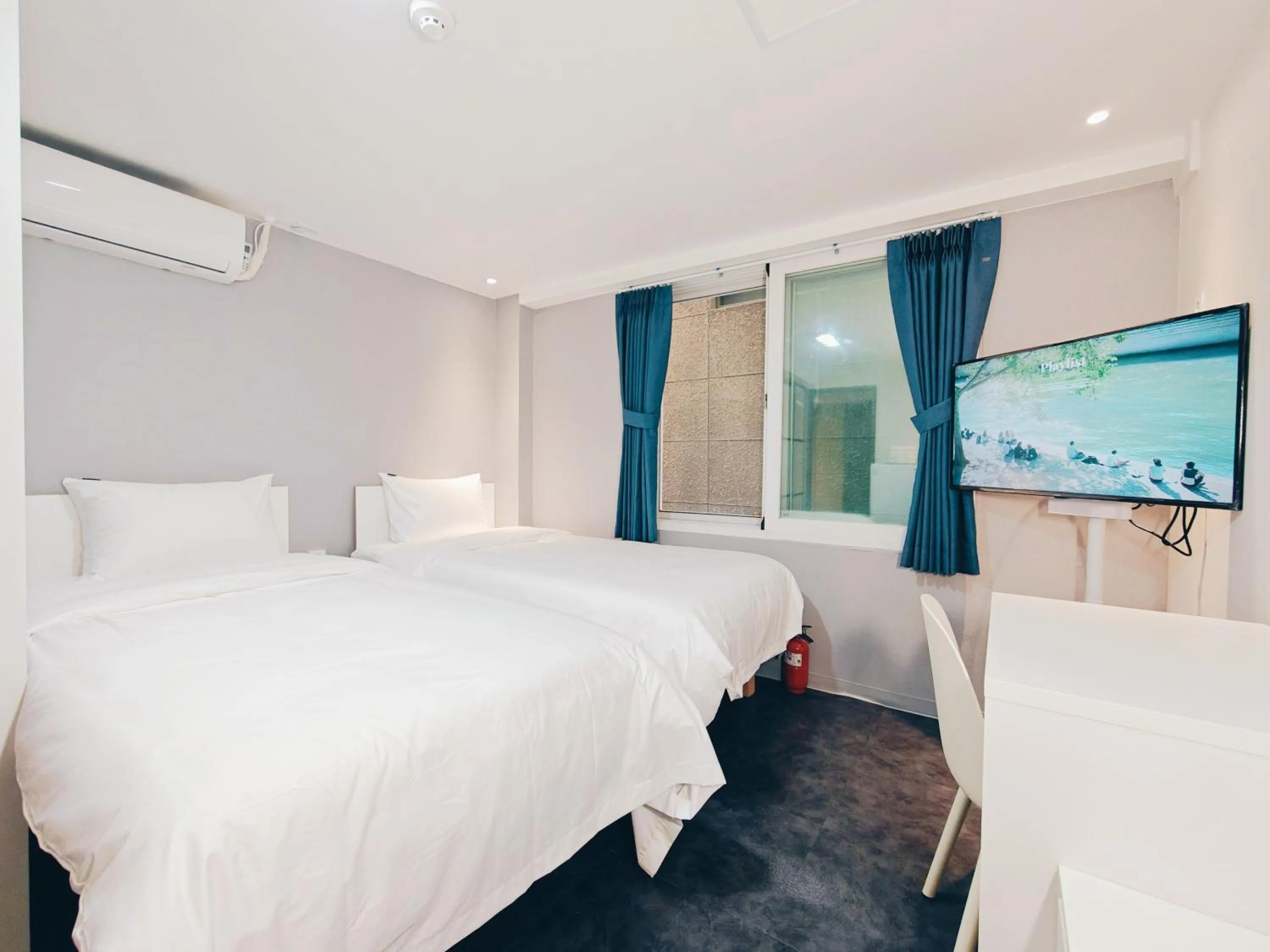Toilet, Bed in W hostel