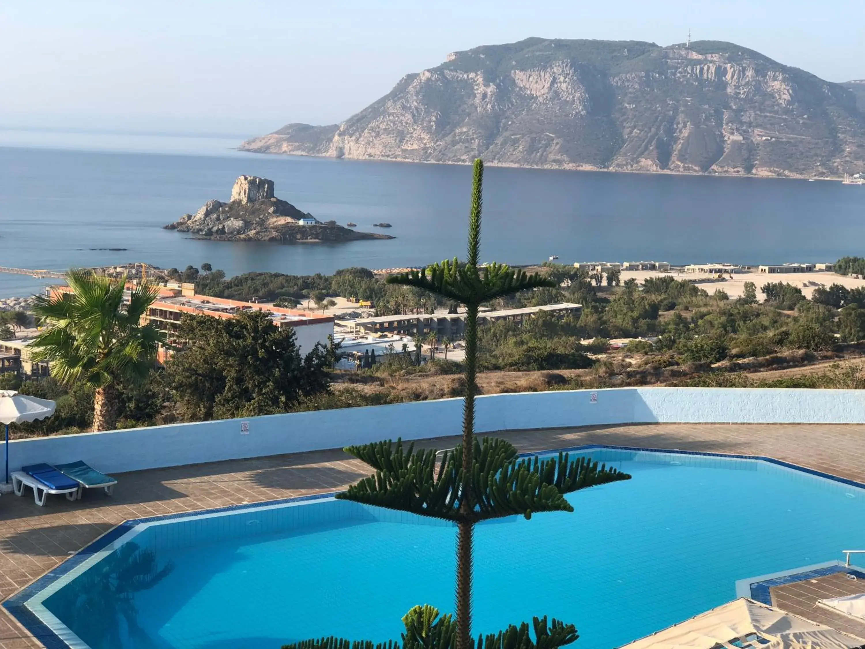 Swimming pool in Pantheon Hotel Swimming pool in Pantheon Hotel