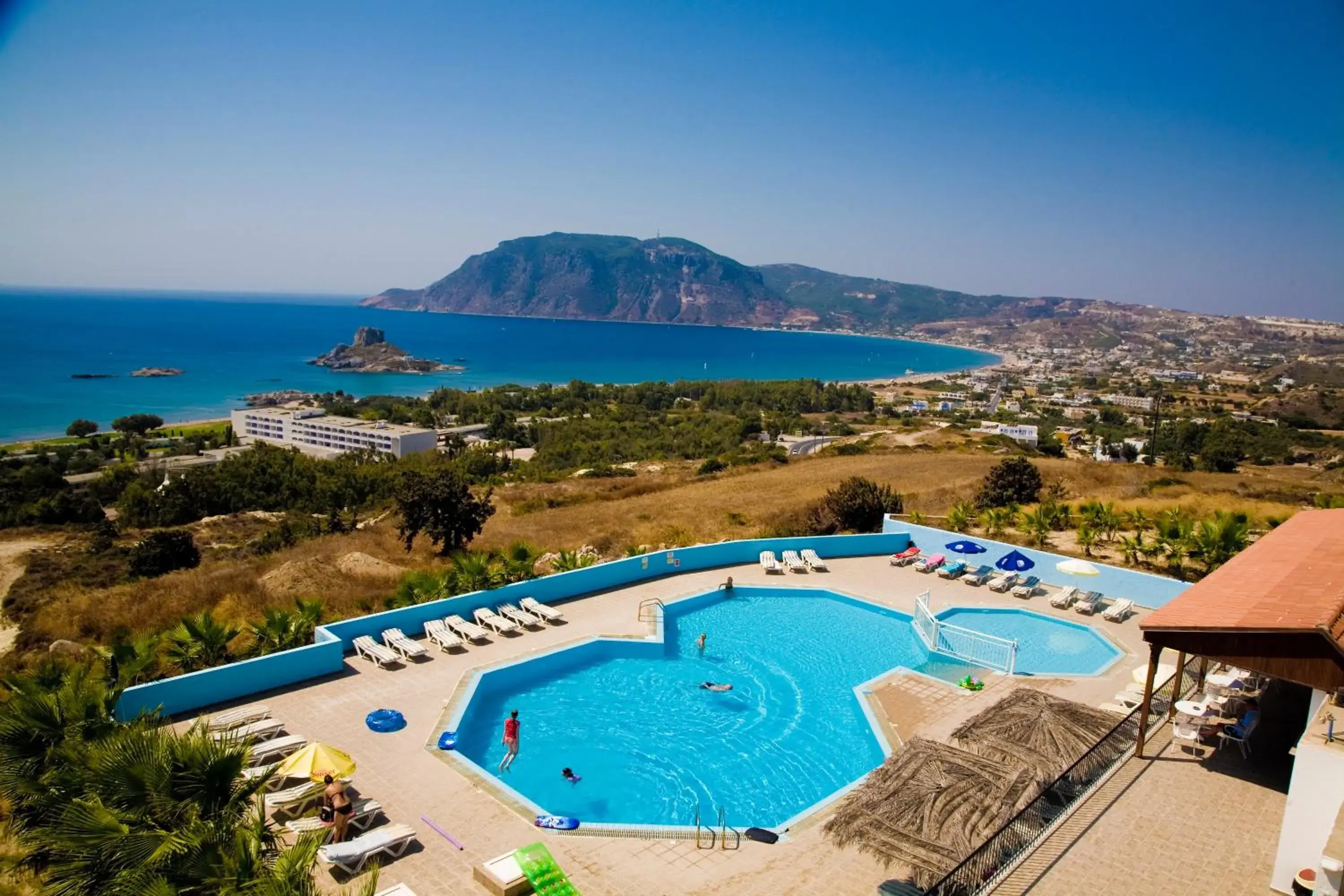 Swimming pool in Pantheon Hotel Swimming pool in Pantheon Hotel